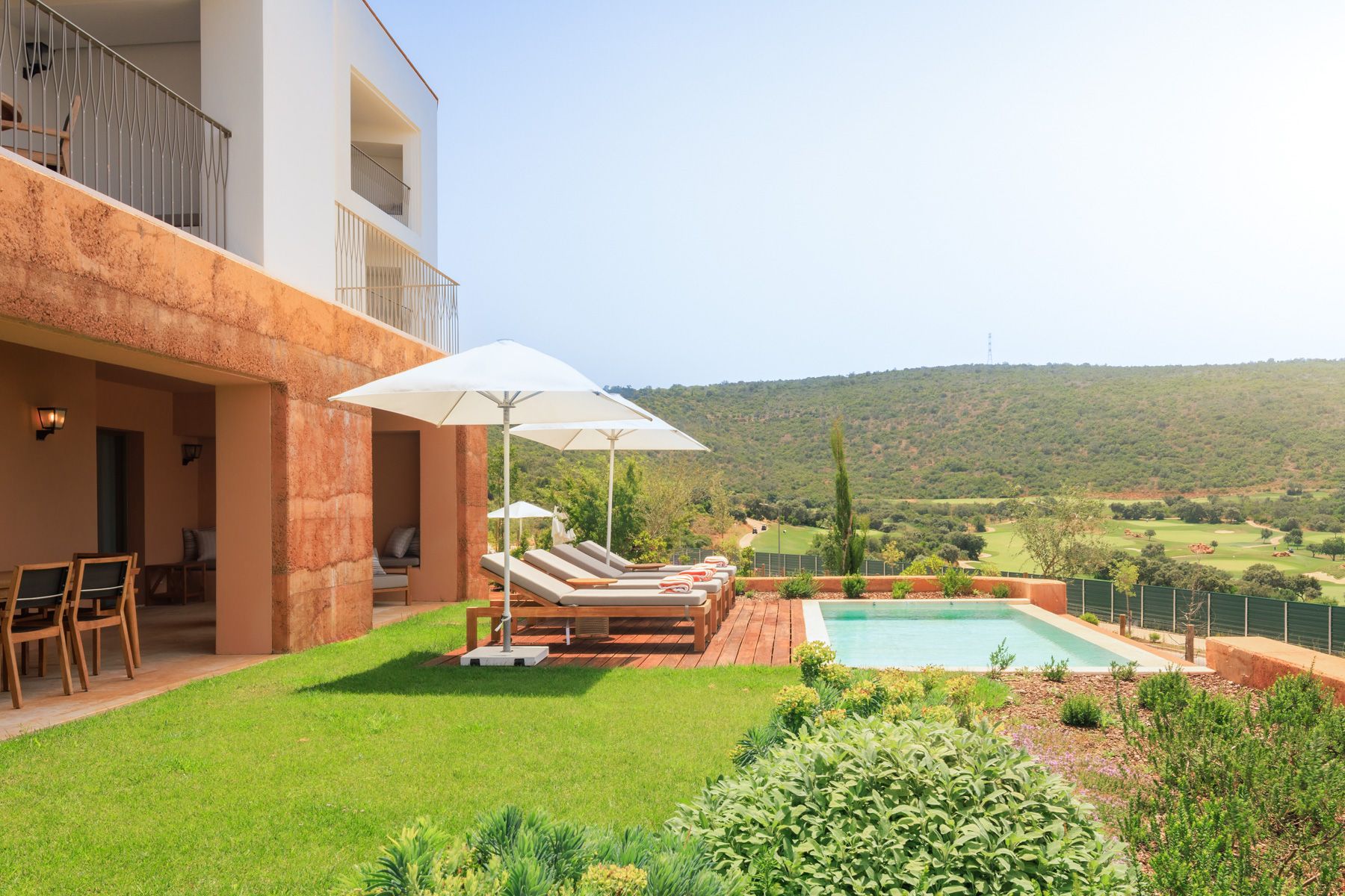 Villa Dourada Vilamoura Algarve: 2-Bedroom Resort with Private Pool in Inland Algarve Country