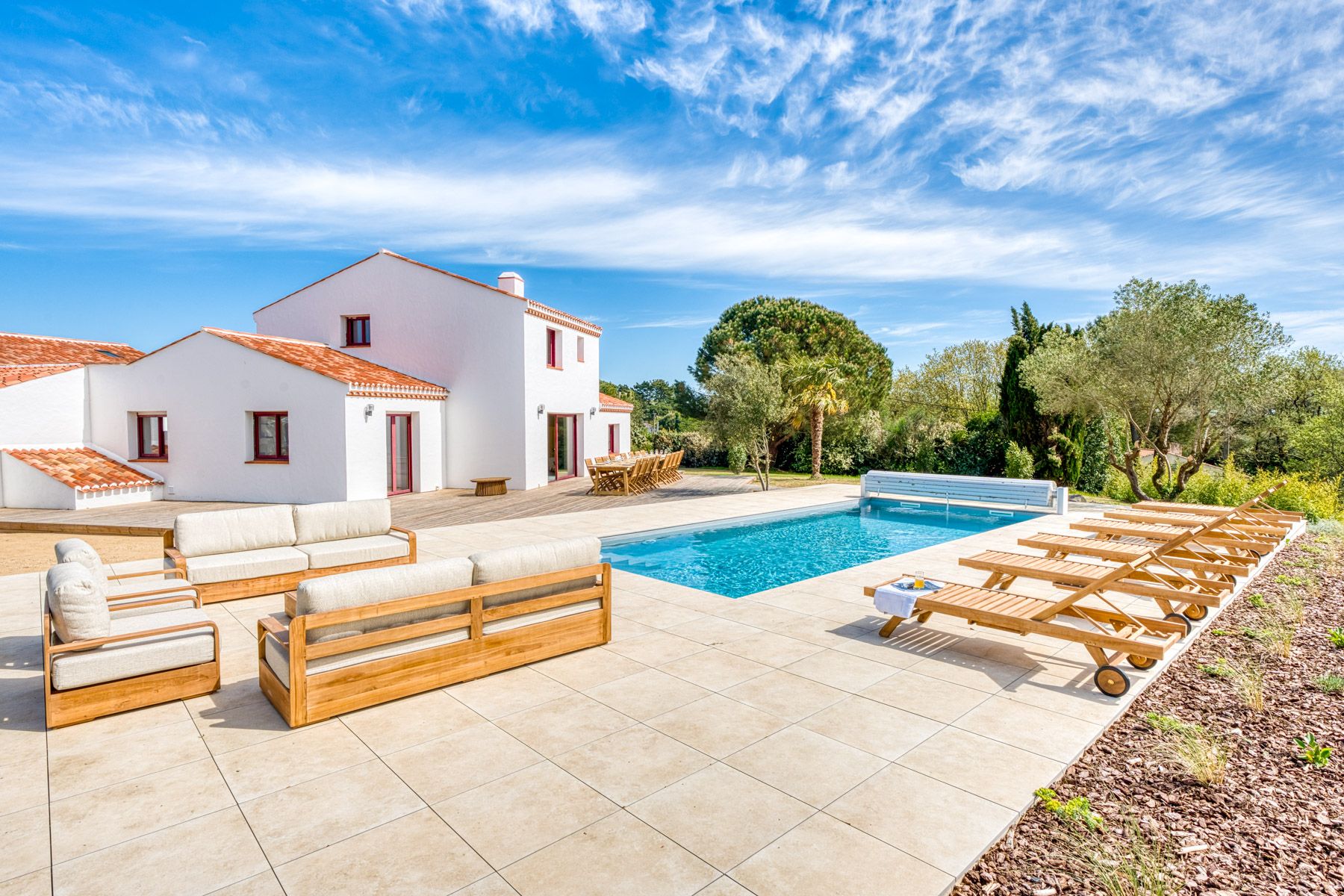 Villa Écume Dune Brem: 5-Bedroom Villa with Heated Pool, Hot Tub & Sauna near Brem-