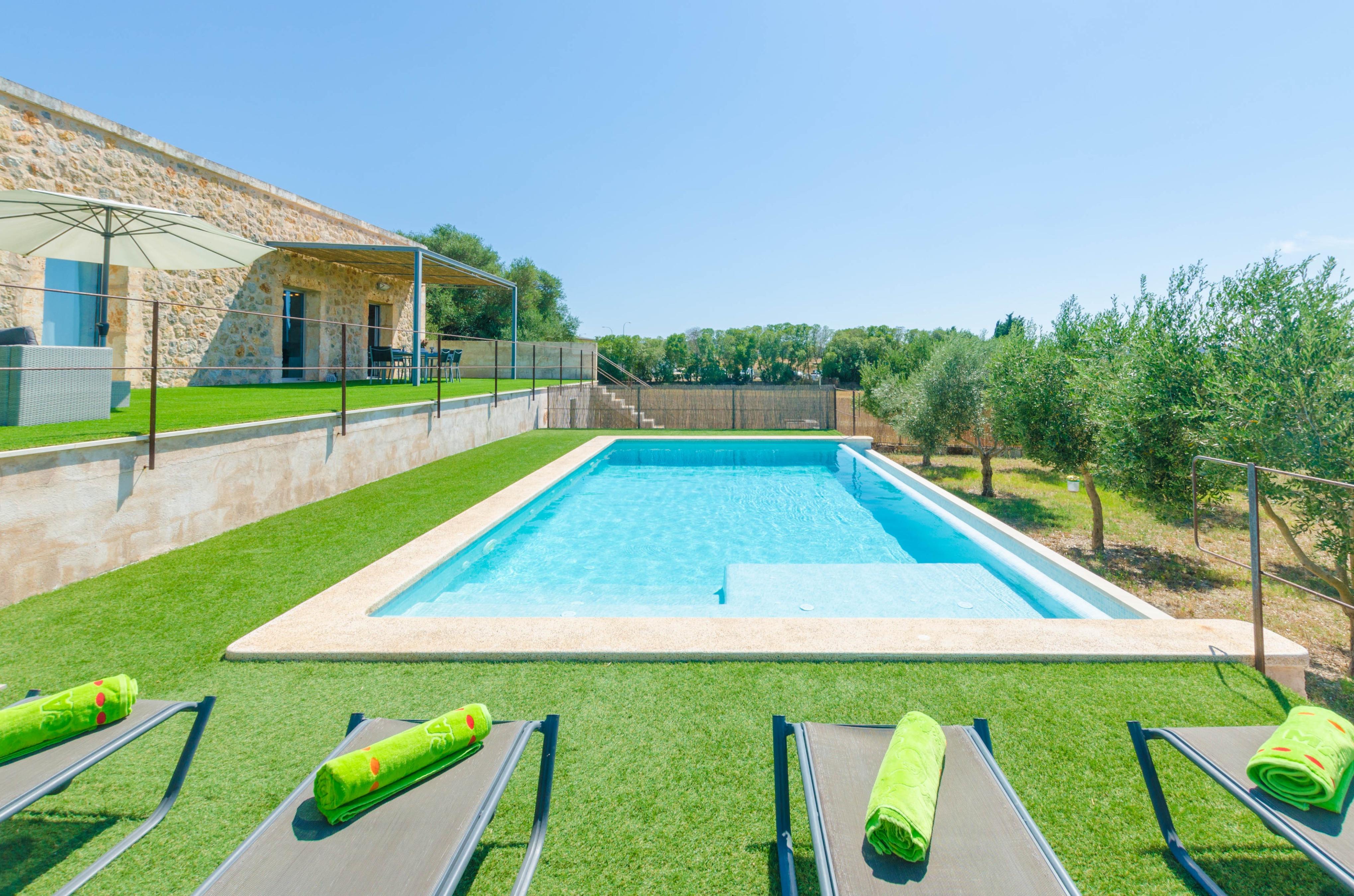 Villa Embat Maria Llucmajor: Luxury 3-Bedroom Villa with Private Saltwater Pool and Sea Views, Pla de Mallorca