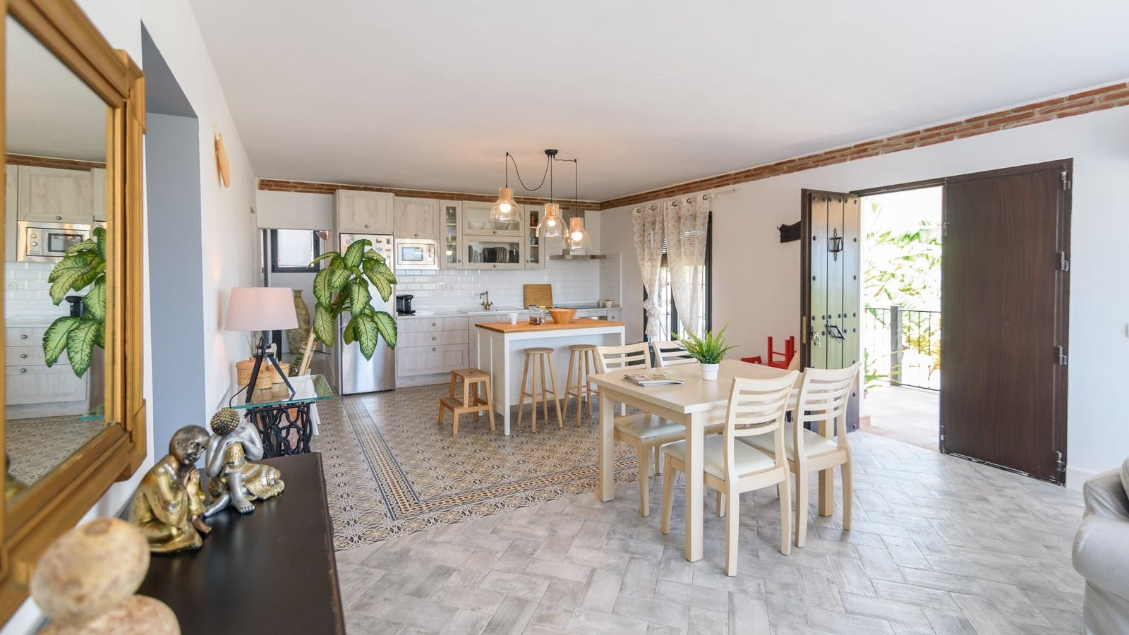 Villa Esmeralda Alhaurín Valle: Charming 2-Bedroom Apartment with Pool and Air-Con, Valle del Guadalhorce
