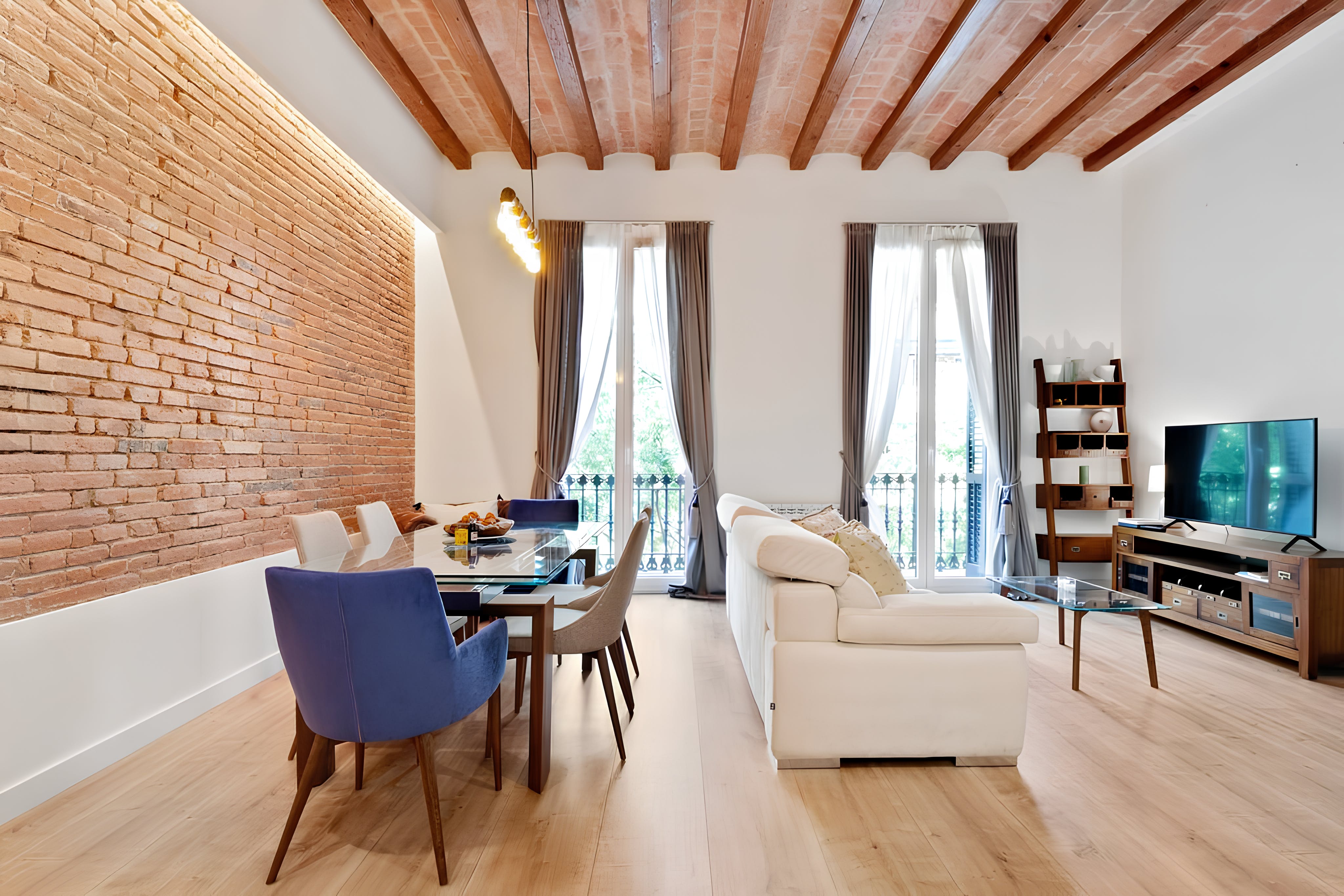 Villa Esmeralda Aljibe Eixample: Luxury 2-Bedroom Apartment with Seaview and Spa, Eixample Barcelona