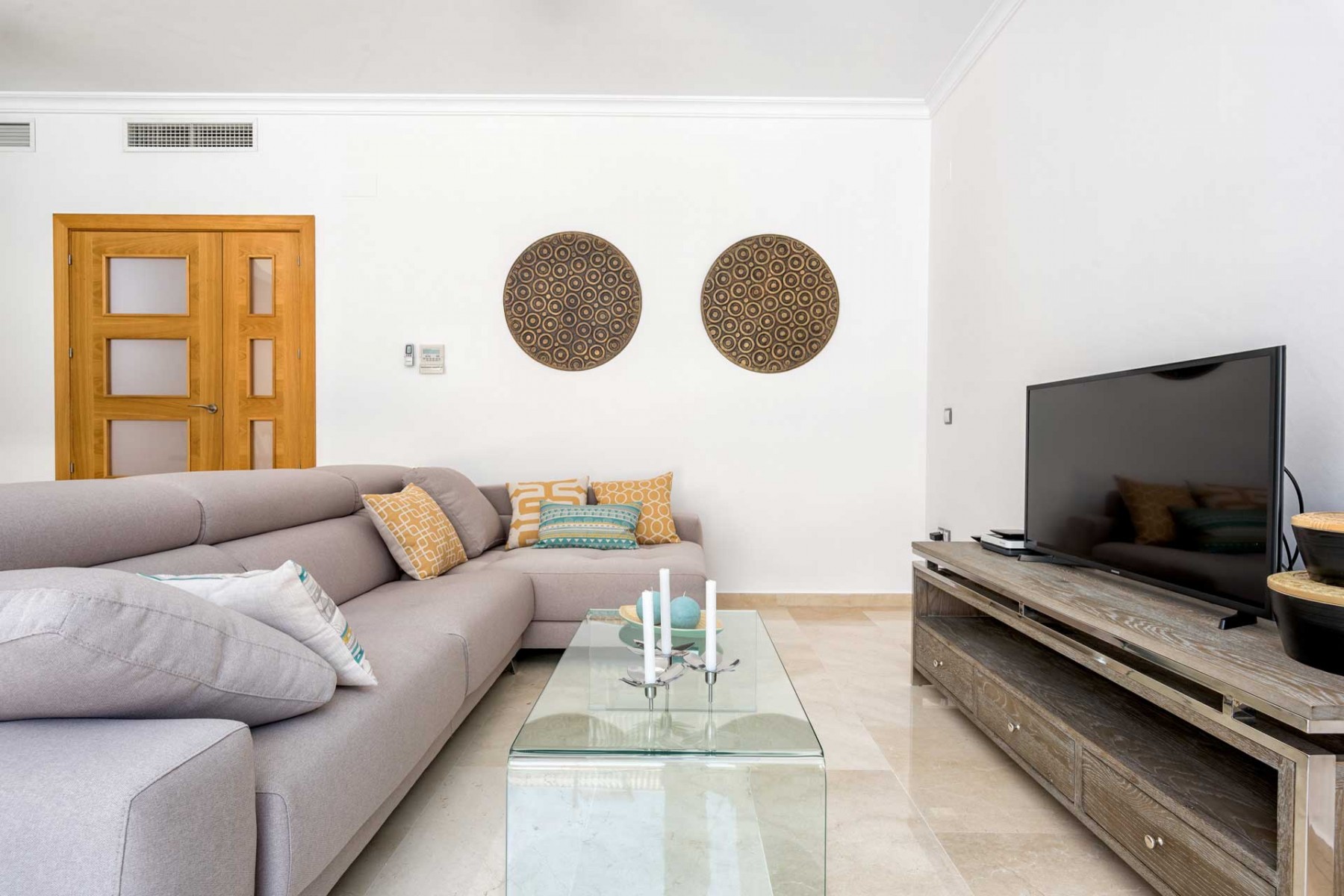 Villa Esmeralda Atarazanas Malaga: Luxury 2-Bedroom Villa with Sea Views and Spa Near Malaga Soho