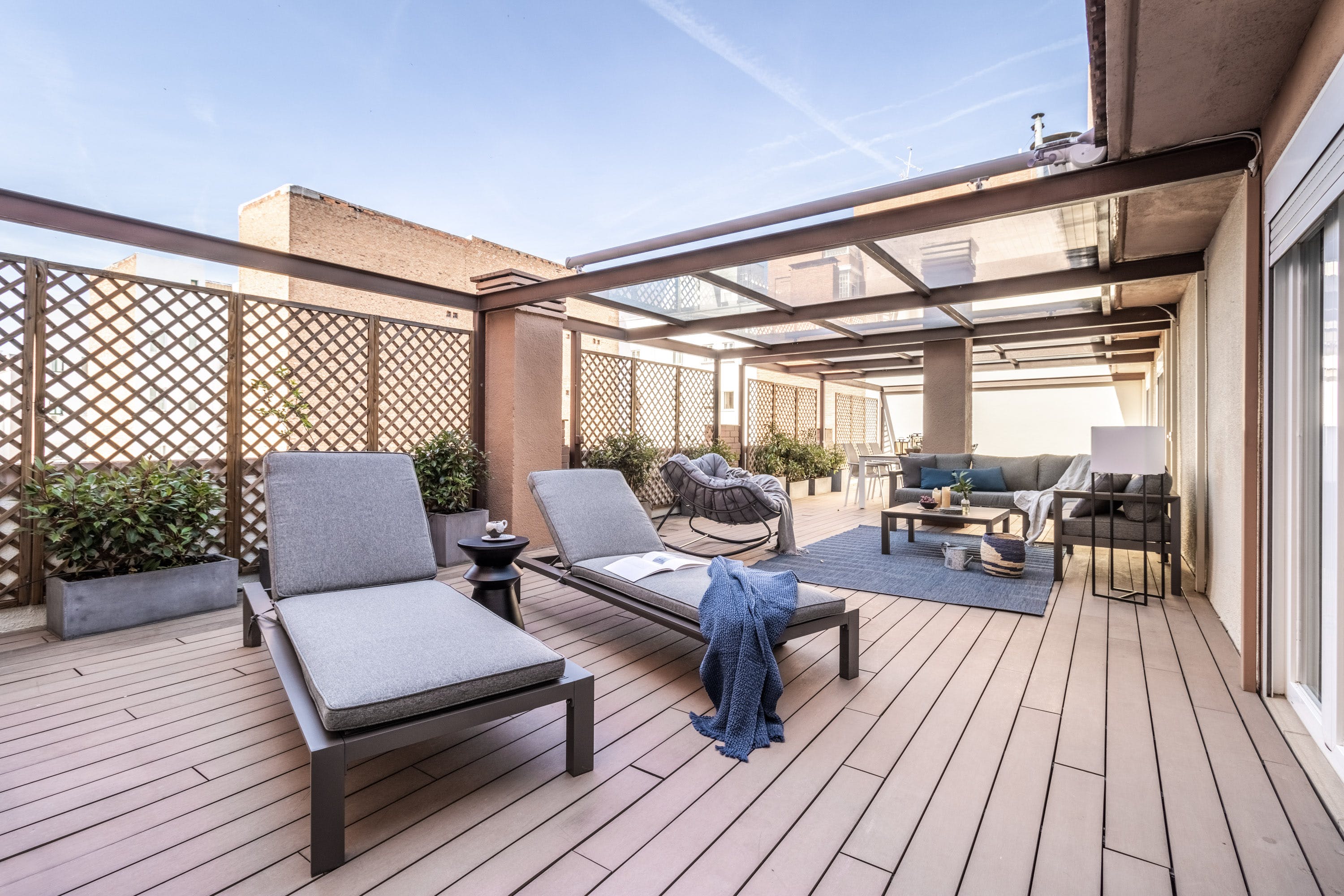 Villa Esmeralda Jerónimos Madrid: Luxury 2-Bedroom Apartment with Terrace and Spa Facilities, Madrid Salamanca