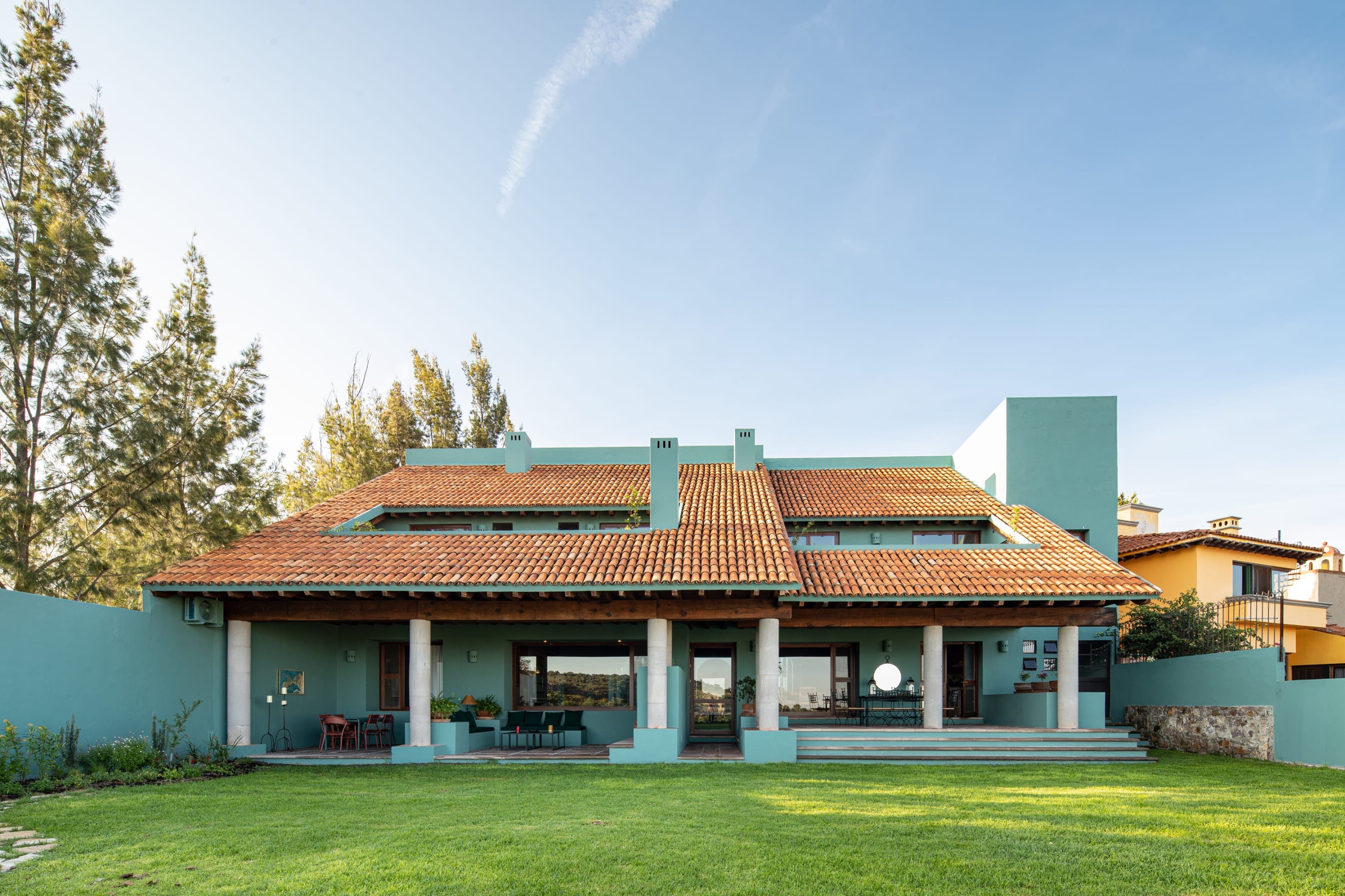 Villa Xaloc Ajusco Mexico: Luxury 6-Bedroom Villa with Spa and Private Parking, Guanajuato