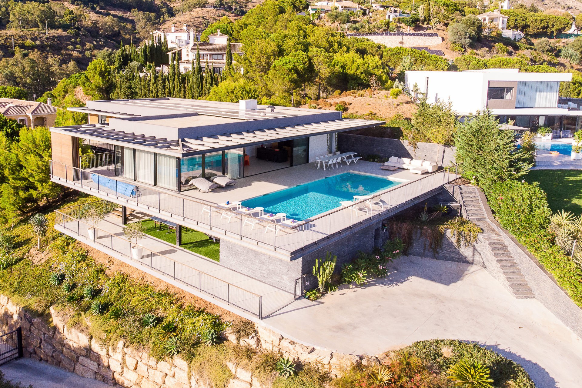 Villa Esmeralda Mirador Los Boliches Fuengirola: Luxury 4-Bedroom Villa with Private Pool and Sea View, Fuengirola