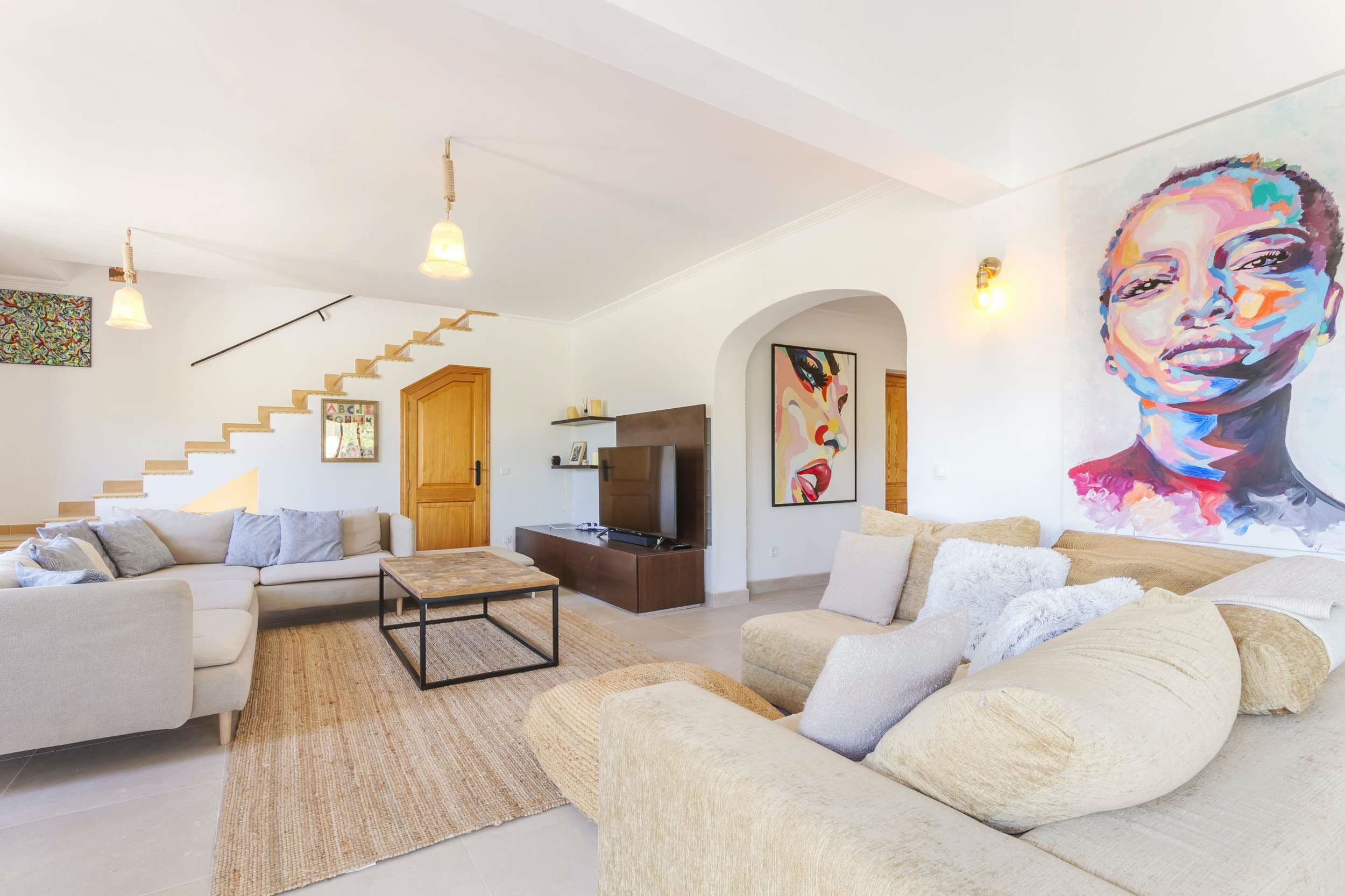 Villa Esmeralda Raiguer Inca: Luxury 4-Bedroom Villa with Private Pool and Spa near Golf Courses, Inca Mallorca