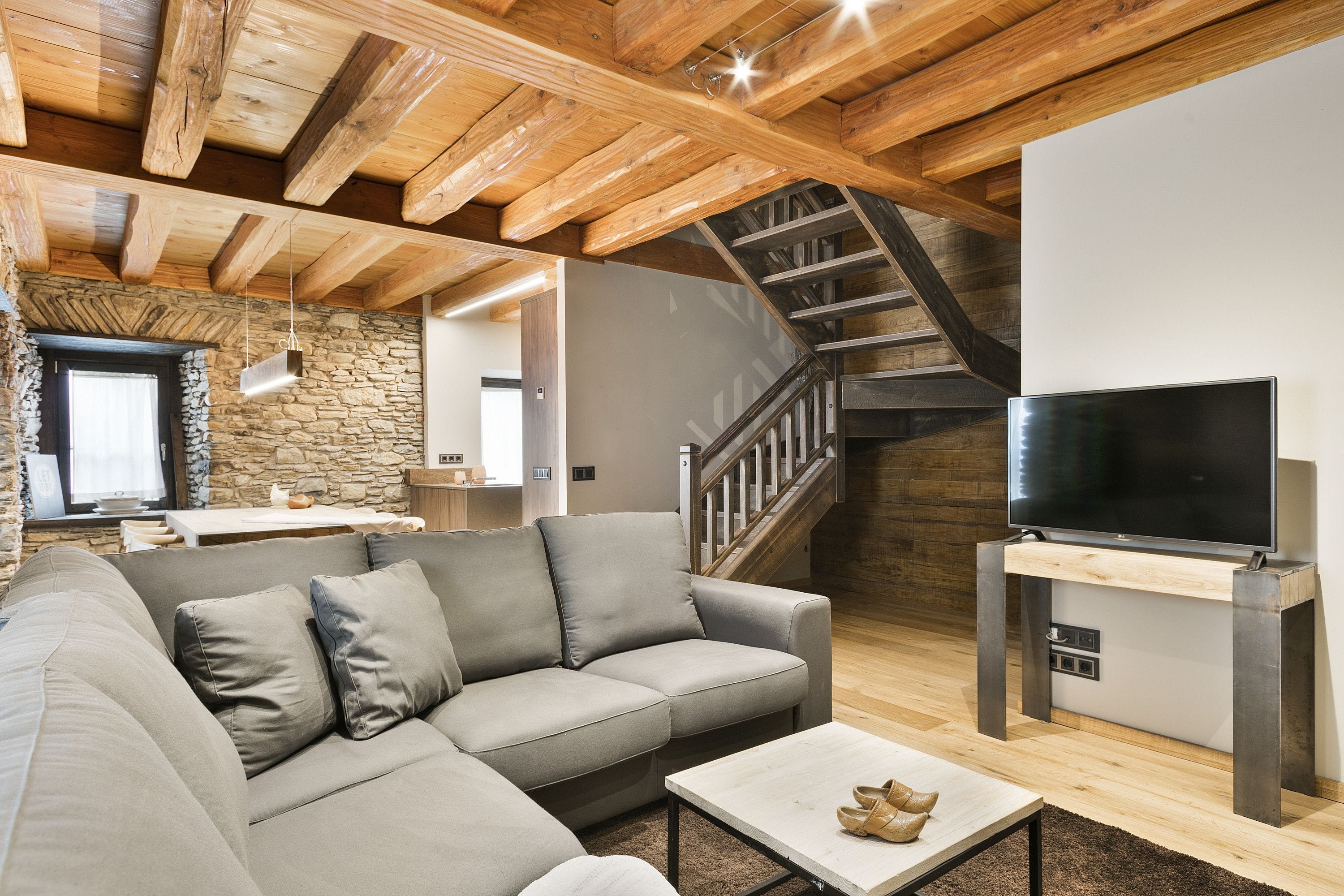 Villa Esmeralda Vielha Montañesa Val d’Aran: Luxury 4-Bedroom Apartment with Spa and Ski Access, Val d’Aran