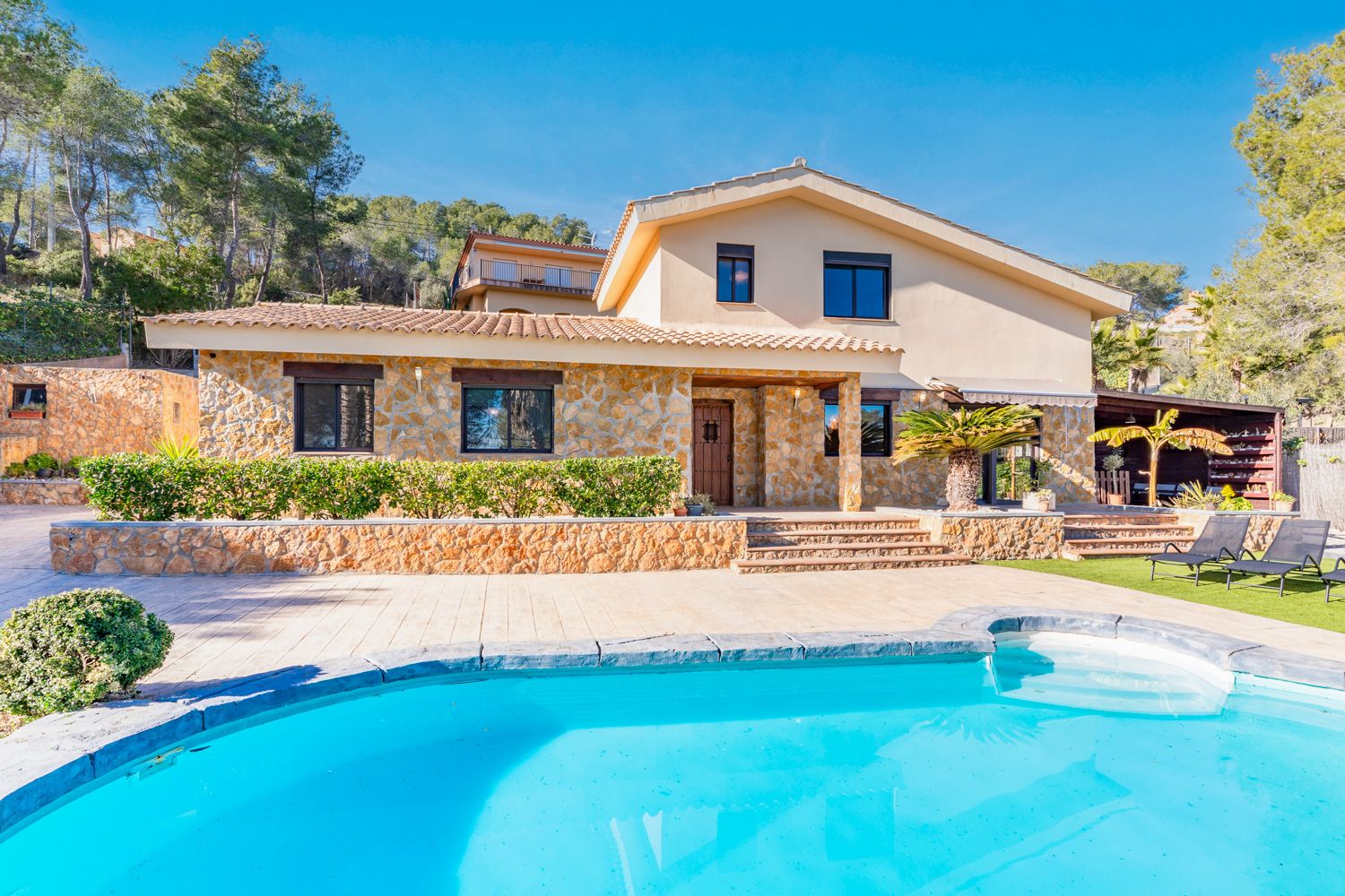Villa Espino Plana Olivella: 4-Bedroom Villa with Pool, Spa & Countryside Views Near Sitg