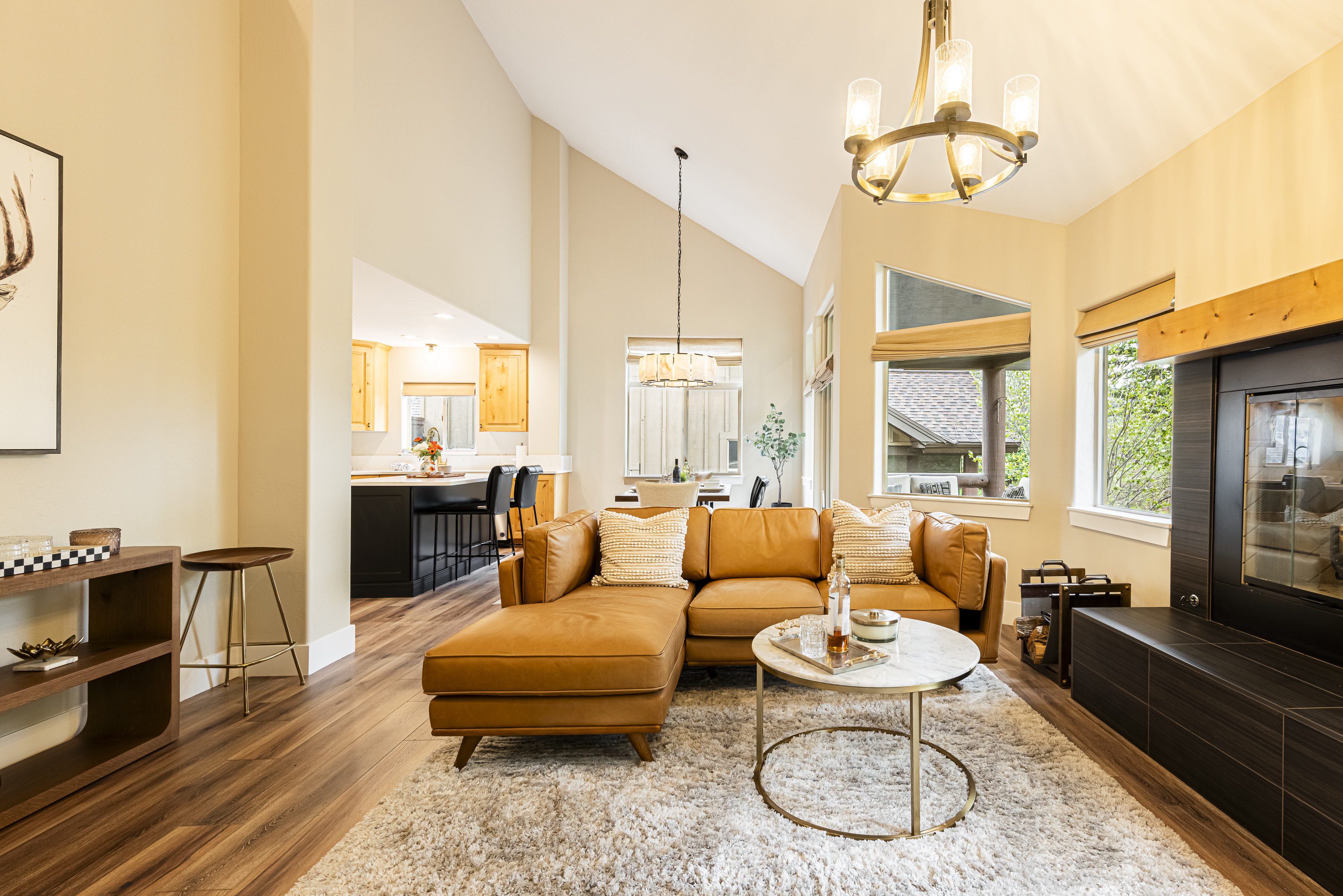 Villa Favonio Empire Summit: Charming 3-Bedroom Townhouse with Fireplace and Private Parking, Park City