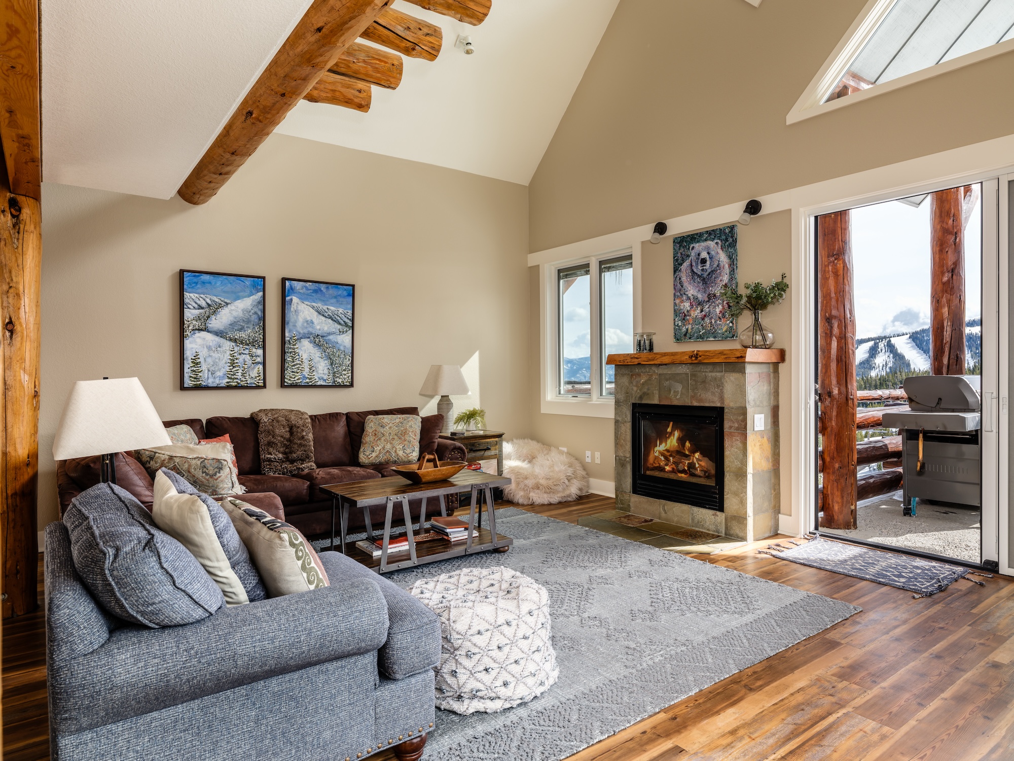 Villa Favonio Ennis Madison: Spacious 3-Bedroom Townhouse with Hot Tub and Mountain Views, Madison County Montana