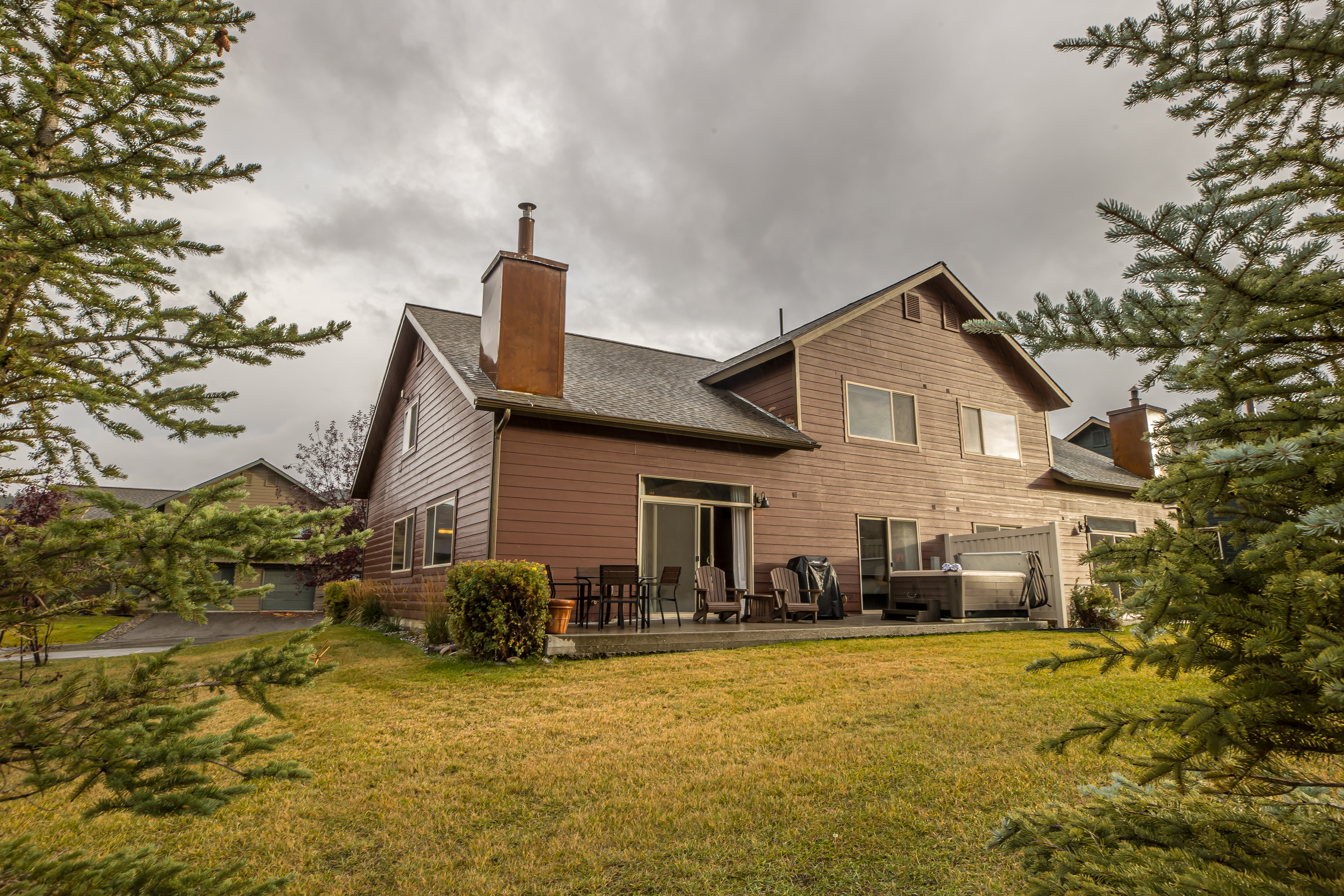 Villa Favonio Lone Mountain Gallatin: Luxury 3-Bedroom Villa with Hot Tub and Mountain Views, Gallatin County