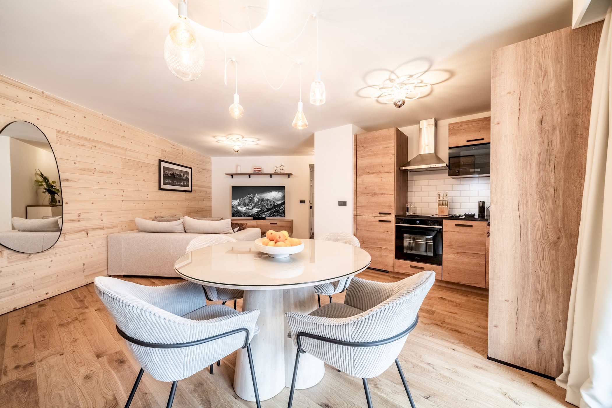 Villa Favonio Pierre-À-Barre Chamonix: Luxury 2-Bedroom Villa with Sauna and Hot Tub, Chamonix