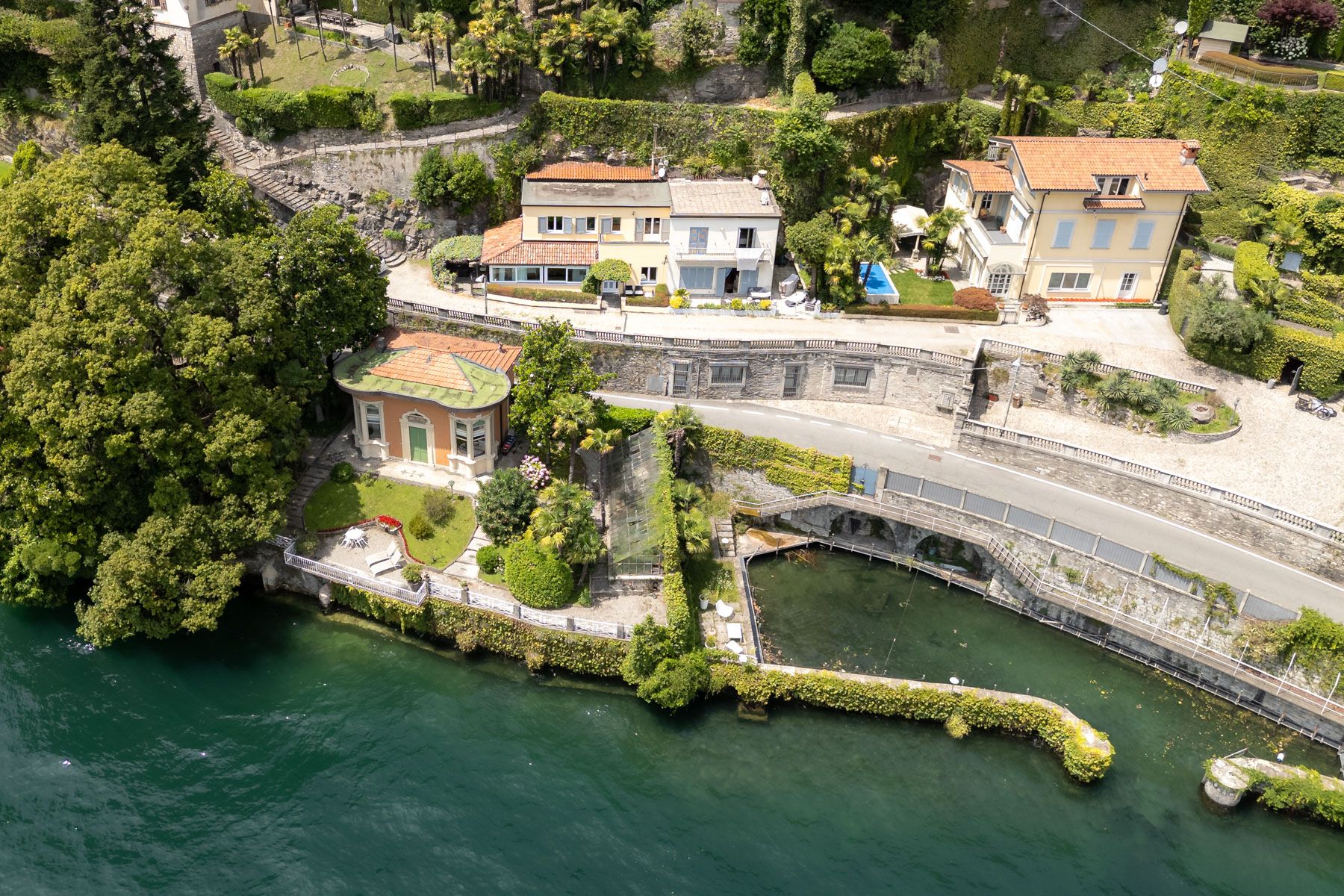 Villa Fiordaliso Blevio Como: 2-Bedroom Lakefront Villa with Hot Tub and Stunning Views in