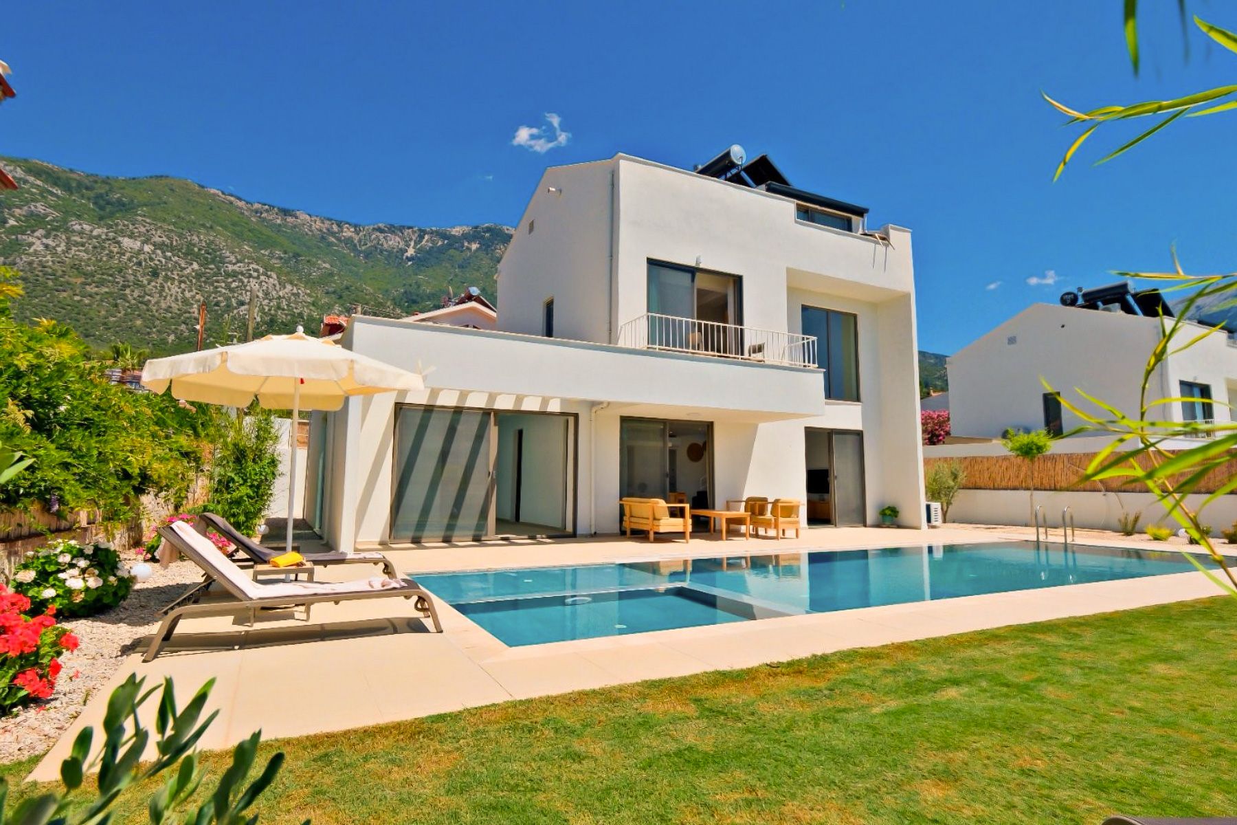 Villa Fındık Babadağ Ölüdeniz: 3-Bedroom Villa with Private Pool, Sauna & Mountain Views in