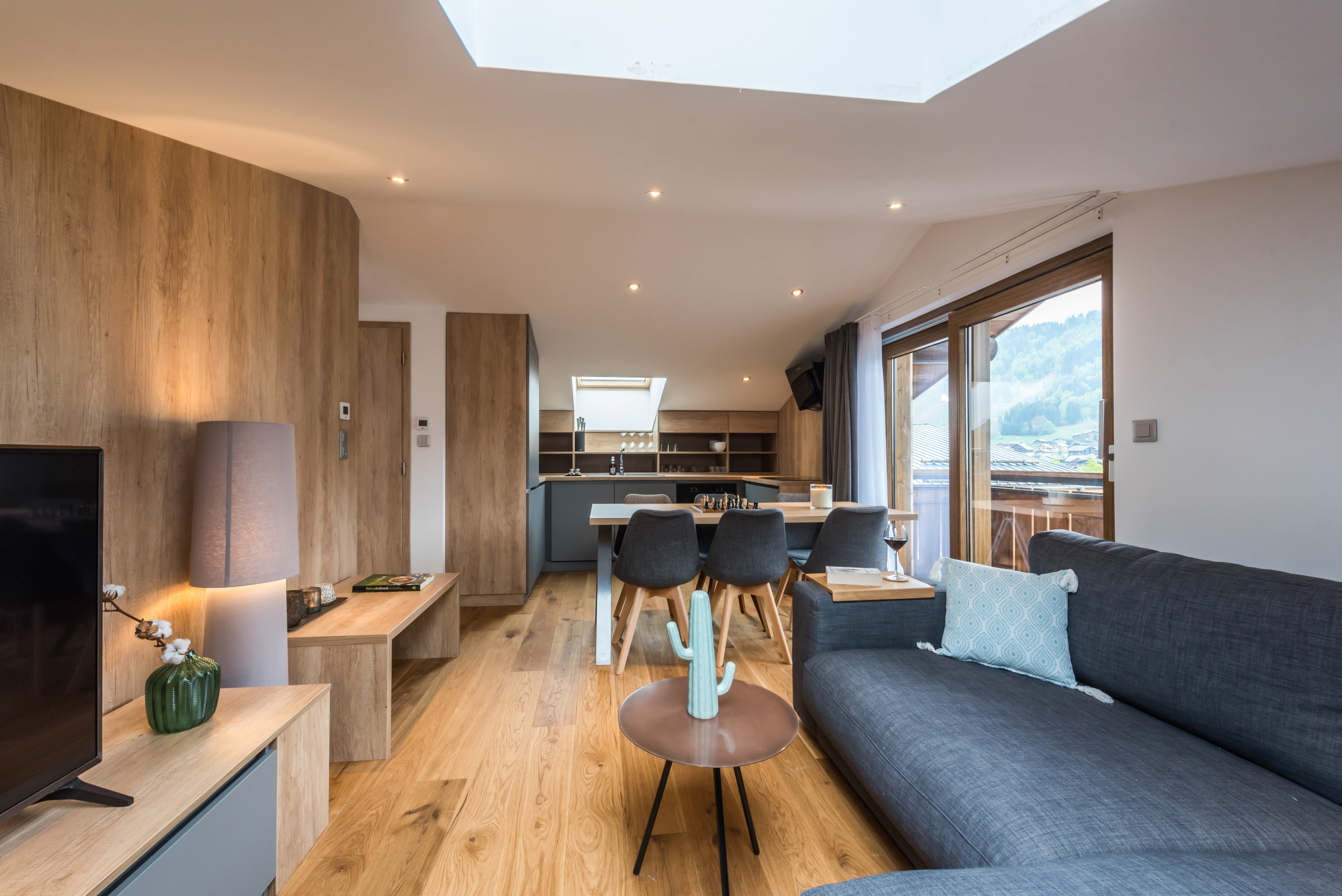 Villa Föhn Arolles Morzine: Luxury 3-Bedroom Villa with Hot Tub and Sauna in Upper Savoy Morzine