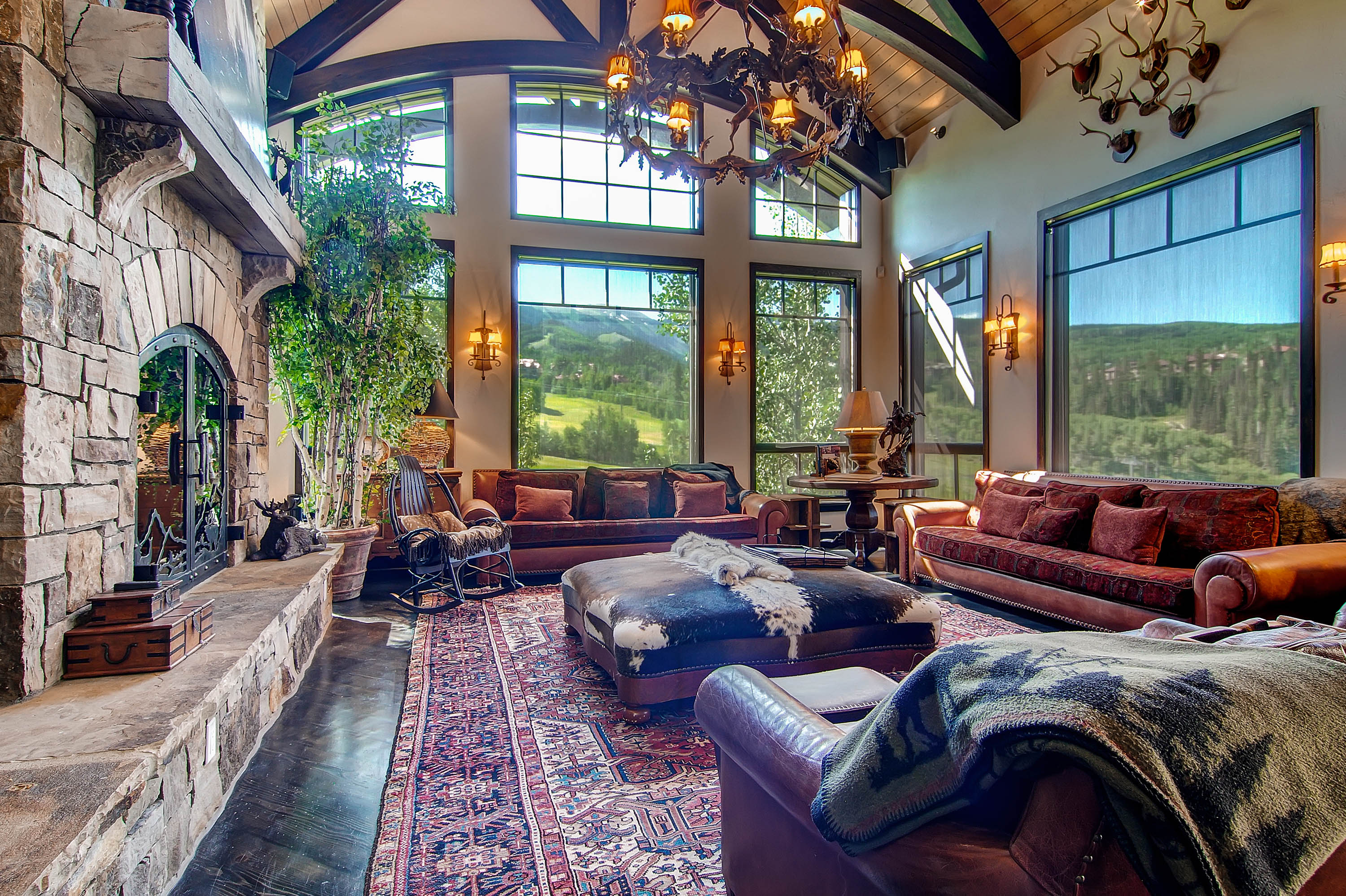 Villa Föhn Liberty Telluride: Luxury 7-Bedroom Villa with Hot Tub and Ski Access, Telluride