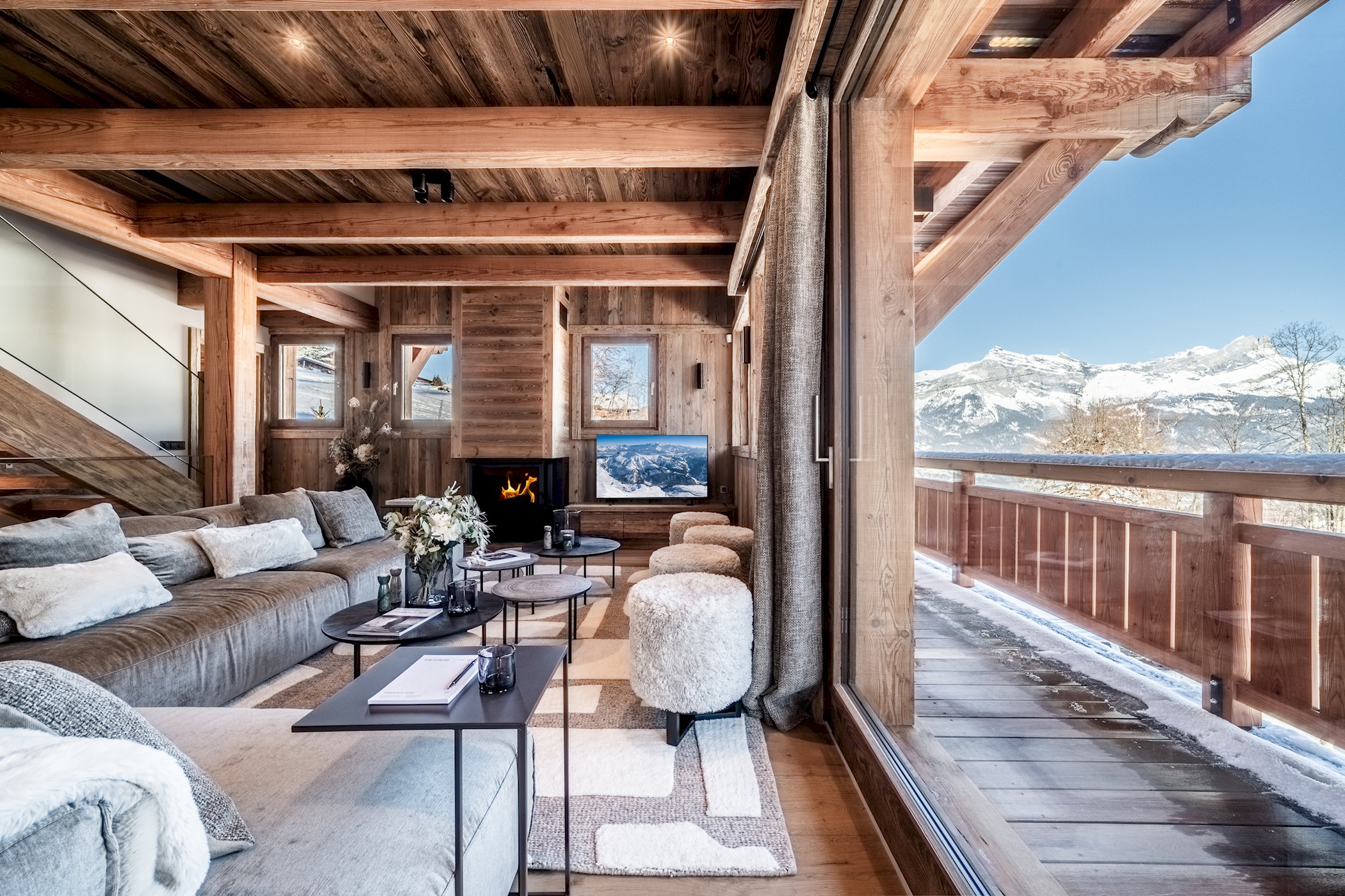 Villa Föhn Vallorcine Saint-Gervais: Elegant 5-Bedroom Ski Chalet Rental with Hot Tub and Sauna, Upper Savoy