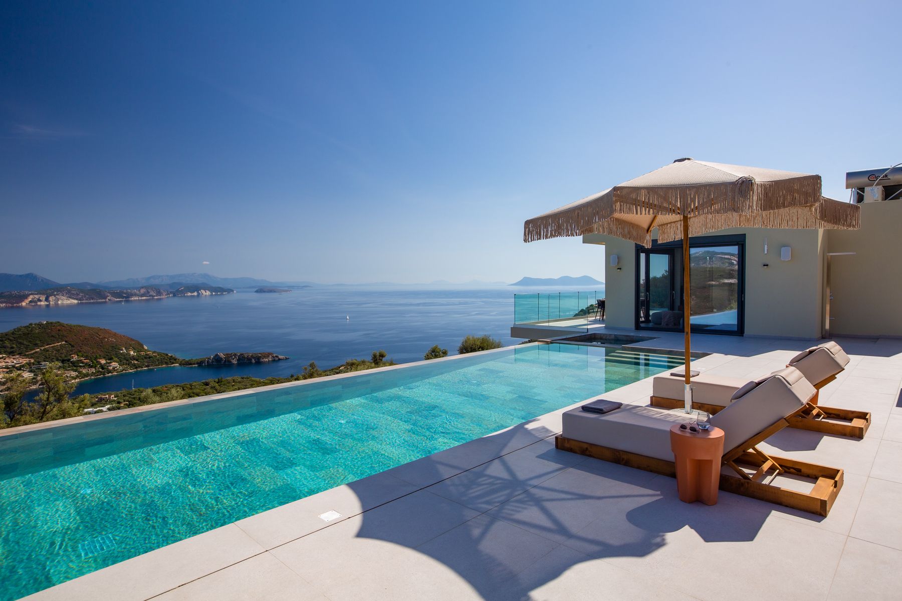 Villa Galázios Nidri Lefkada: 3 Bedroom Infinity Pool Sea View Villa with Hot Tub in Lefka