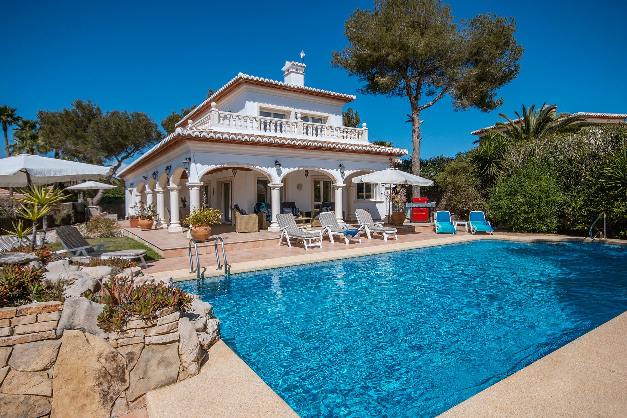 Villa Garbí Ambolo Xàbia: Luxury 3-Bedroom Villa with Private Pool and Sea Views, Jávea