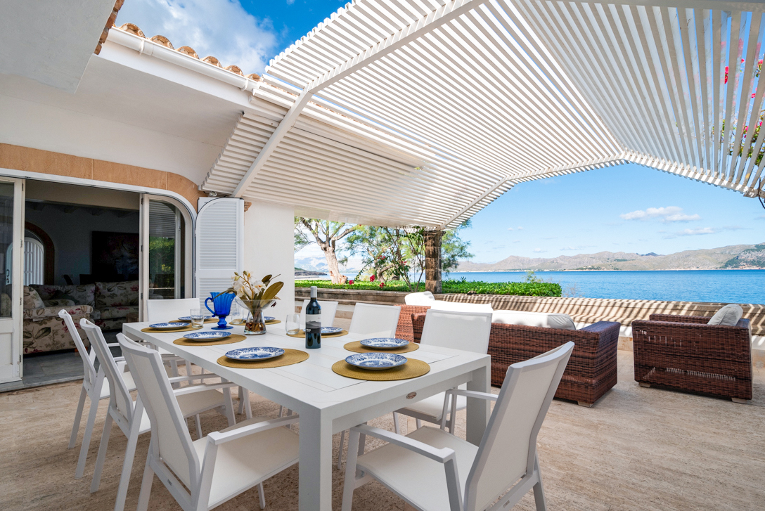 Villa Migjorn Pollença Alcudia: Spacious 5-Bedroom Apartment with Sea Views and Spa, Alcudia Mallorca