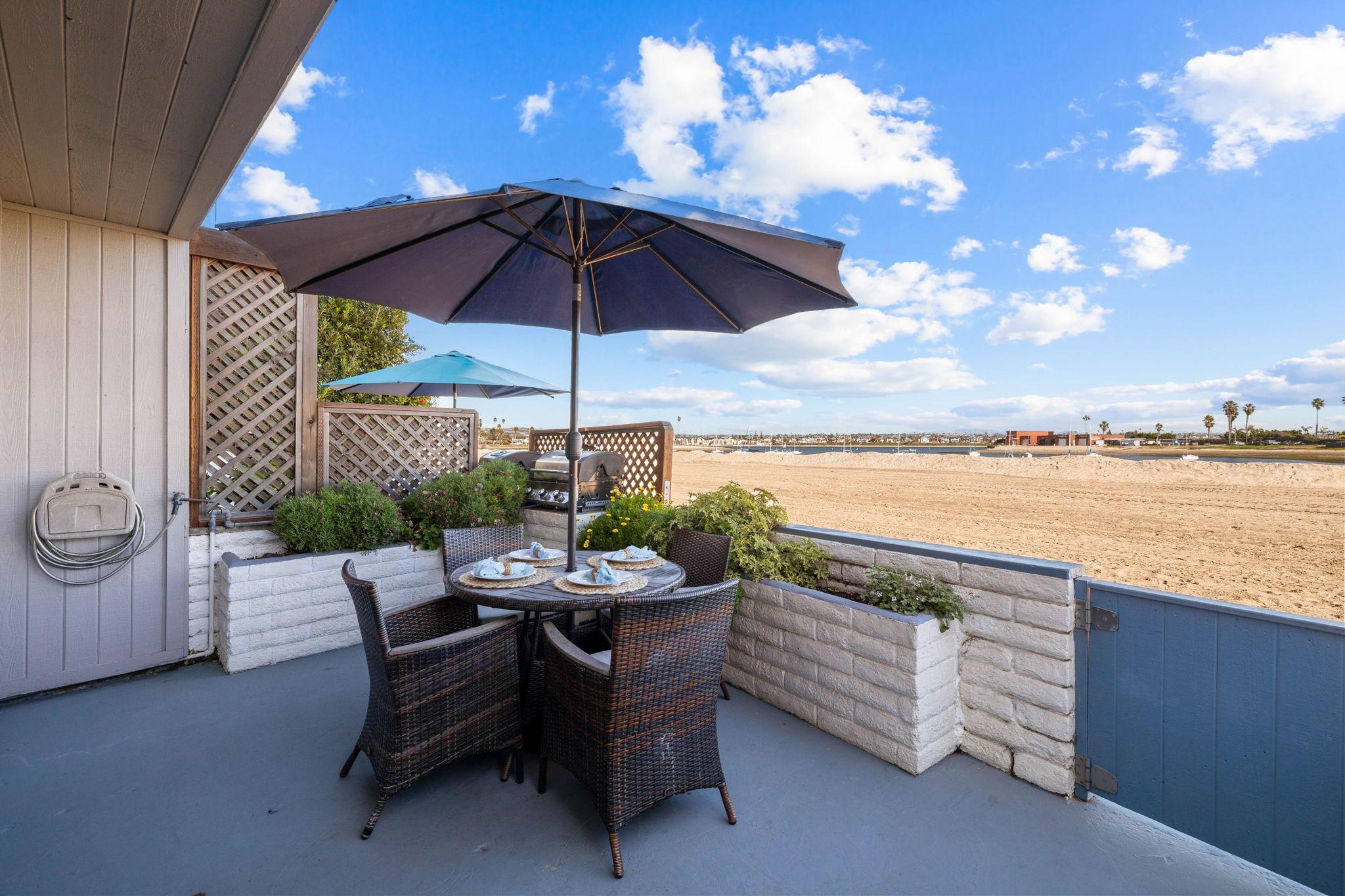 Villa Garbí La Jolla Mission Beach: Luxury 2-Bedroom Beachfront Villa with Sea Views, Mission Beach