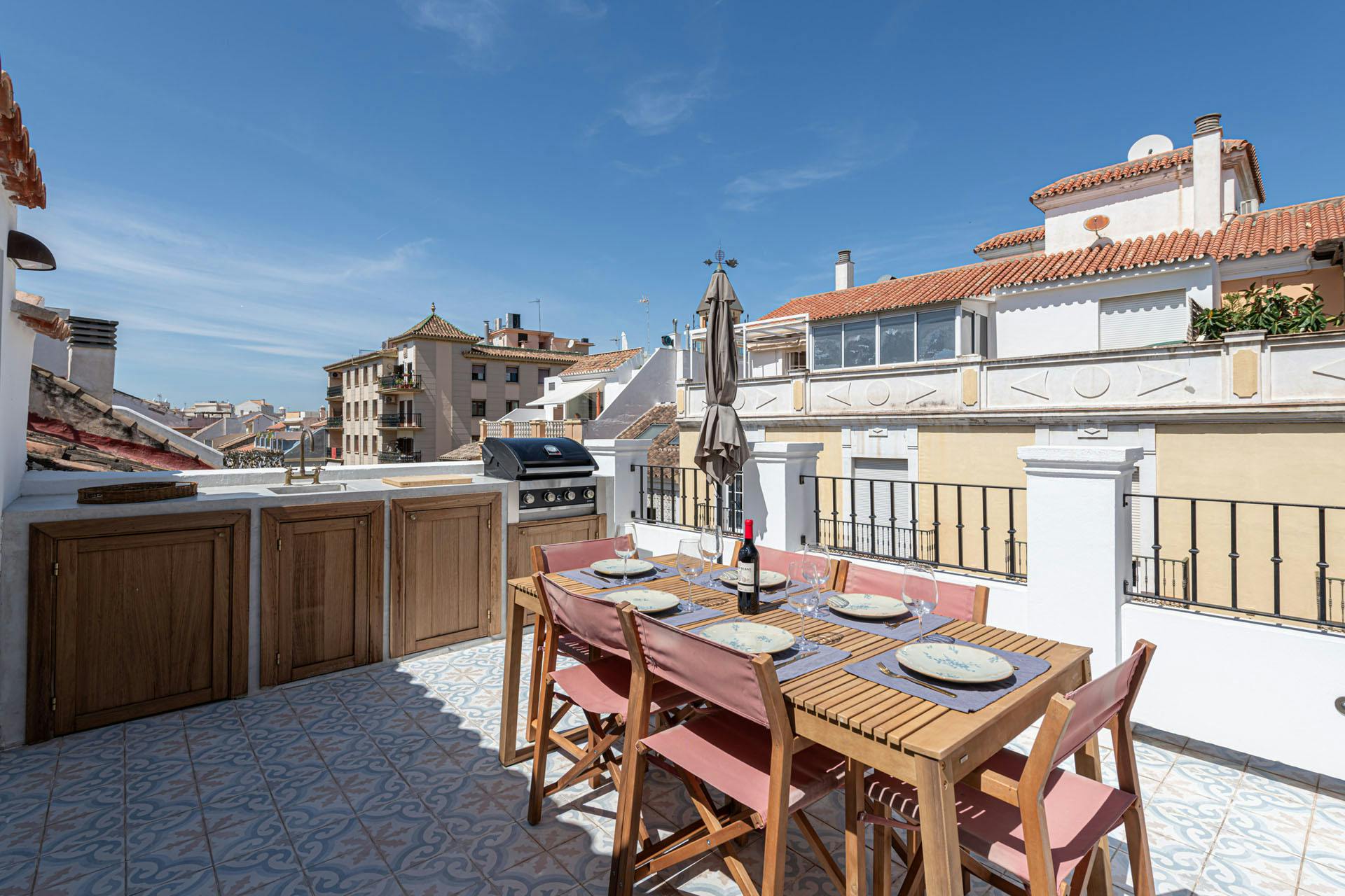 Villa Garbí Limonar Málaga: Luxury 2-Bedroom Villa with Spa and BBQ, Málaga