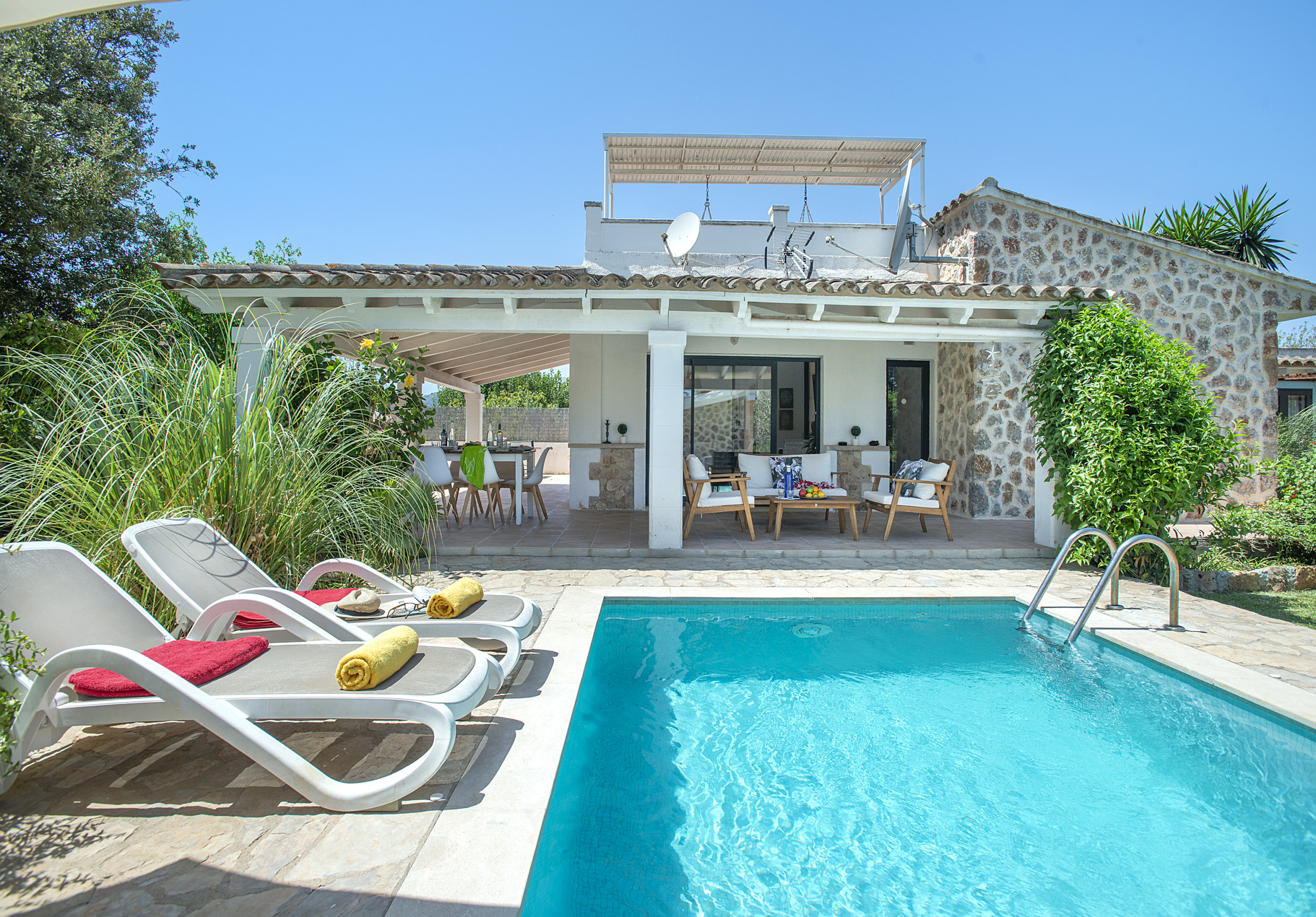 Villa Anemomylos La Victòria Pollença: Luxury 3-Bedroom Villa with Private Pool and Sea Views, Pollença