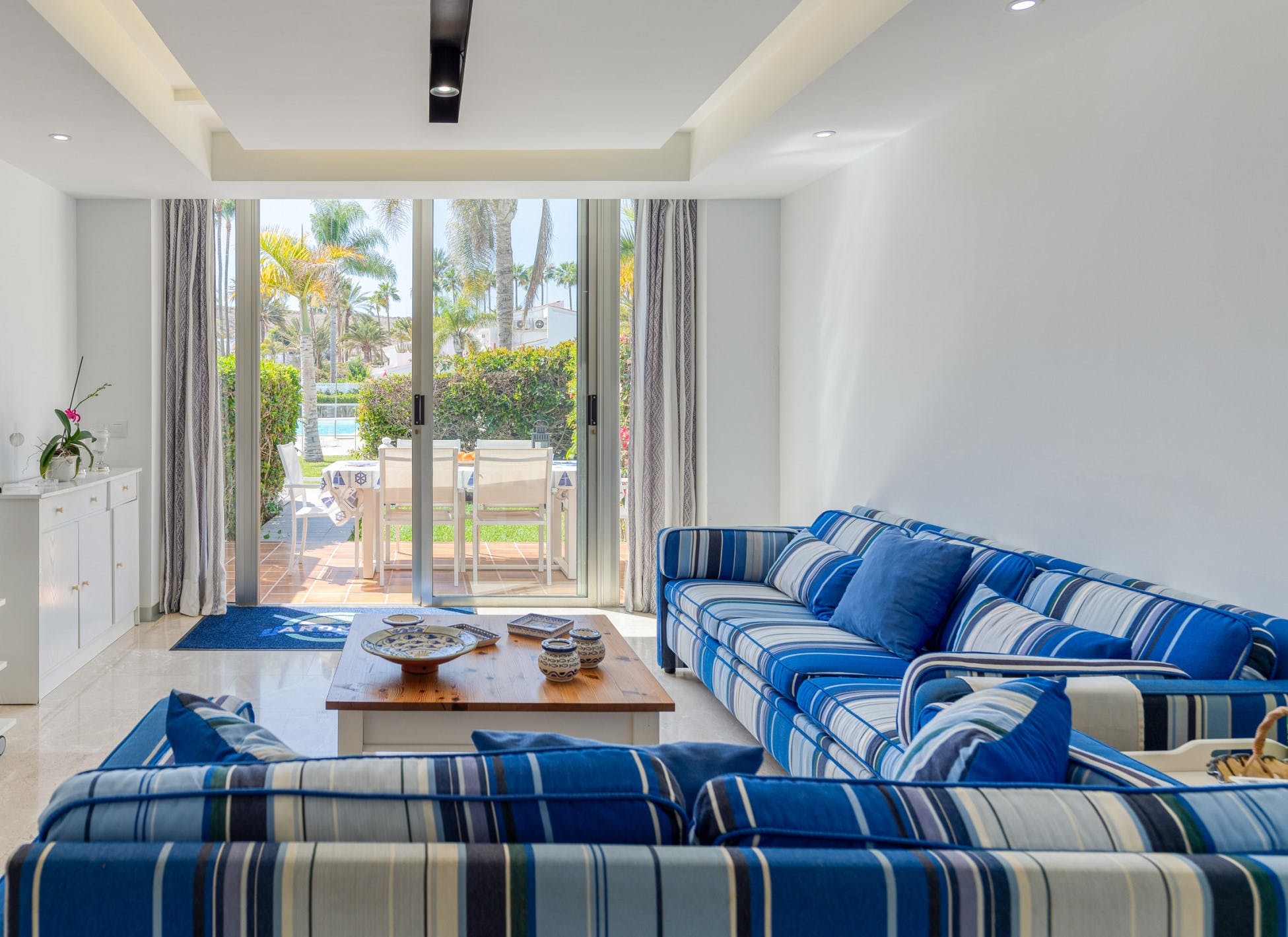 Villa Garbí Pasito Blanco Las Palmas: Luxury 3-Bedroom Villa with Private Pool and Sea Views, Las Palmas