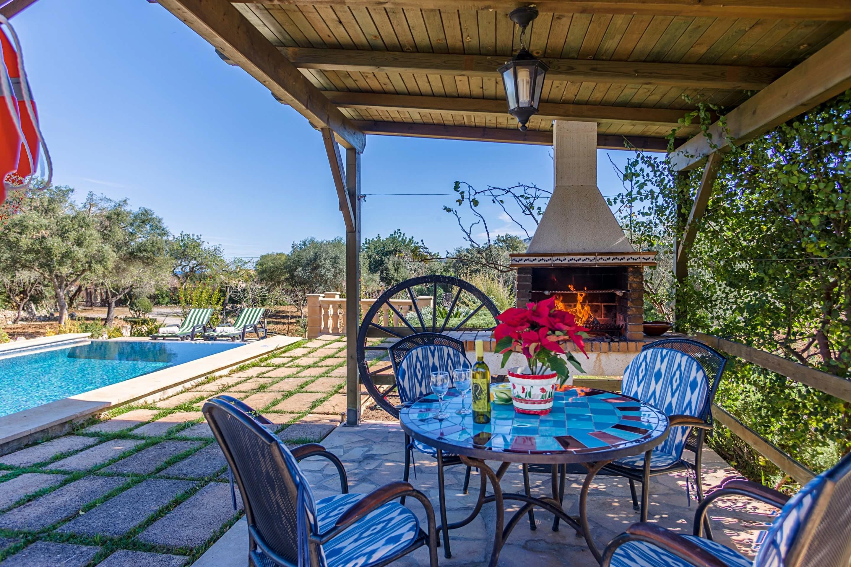 Villa Garbí Puig de Maria Pollença: Charming 2-Bedroom Golf Villa Rental with Sea Views and Pool in Pollença, Mallorca