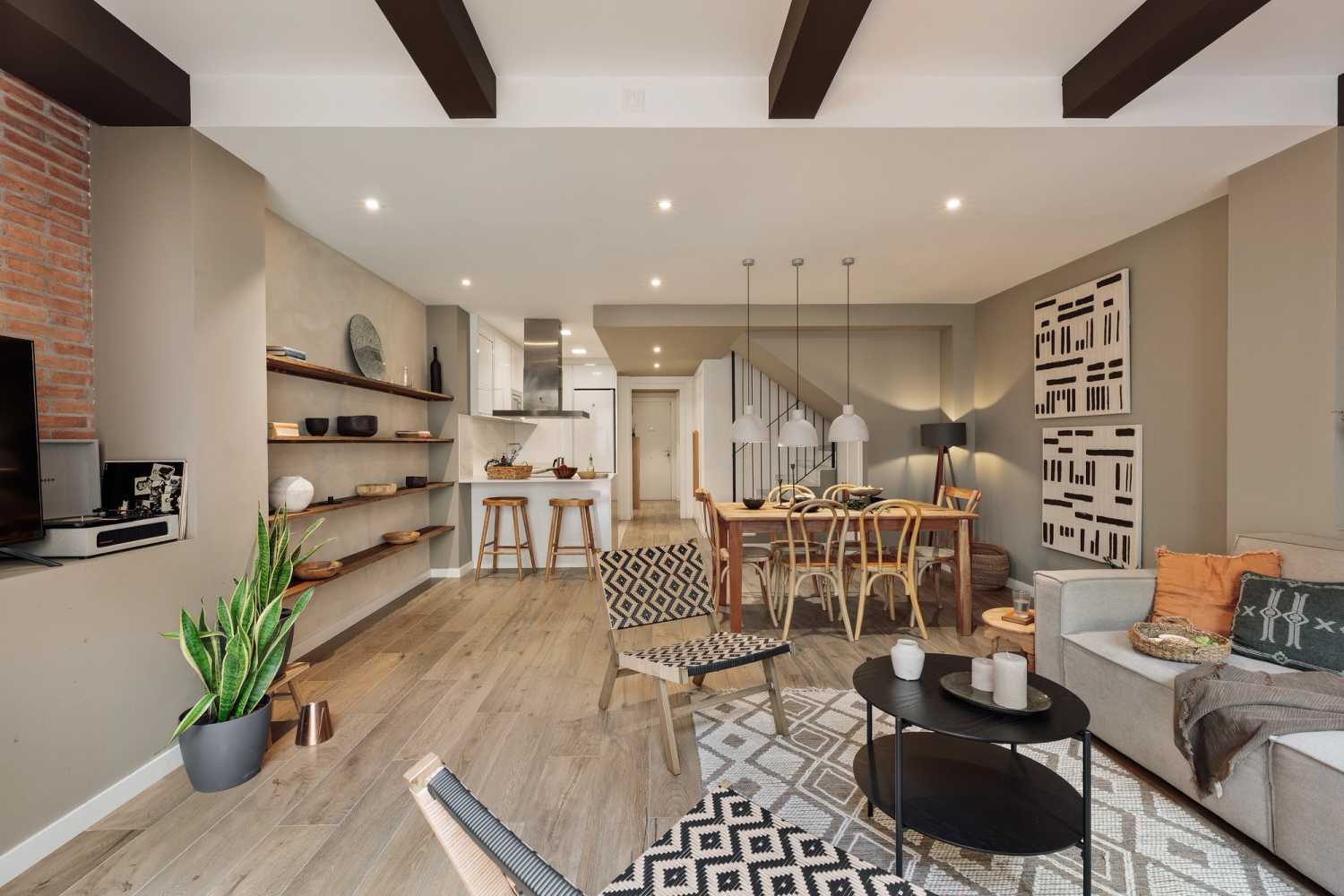 Villa Garbí Raval Barcelona: Luxury 4-Bedroom Apartment with Spa and Gym in El Raval, Barcelona