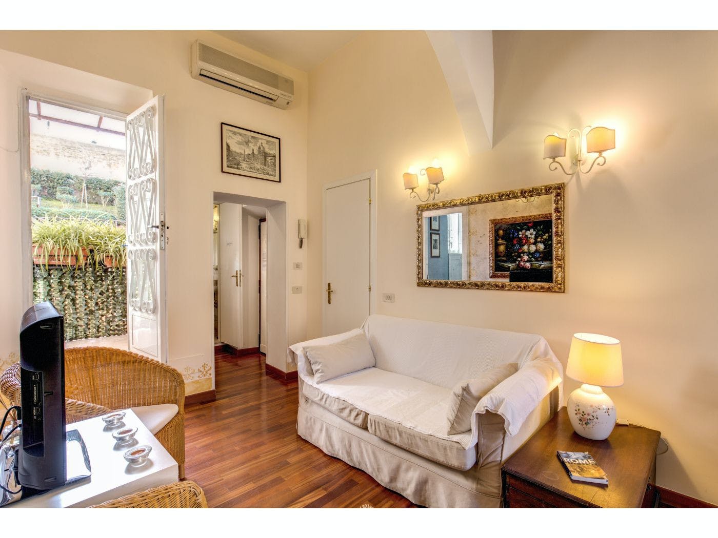 Villa Garbino Celio Roma 55494: Charming 2-Bedroom Apartment with Air Conditioning near Colosseum, Rome