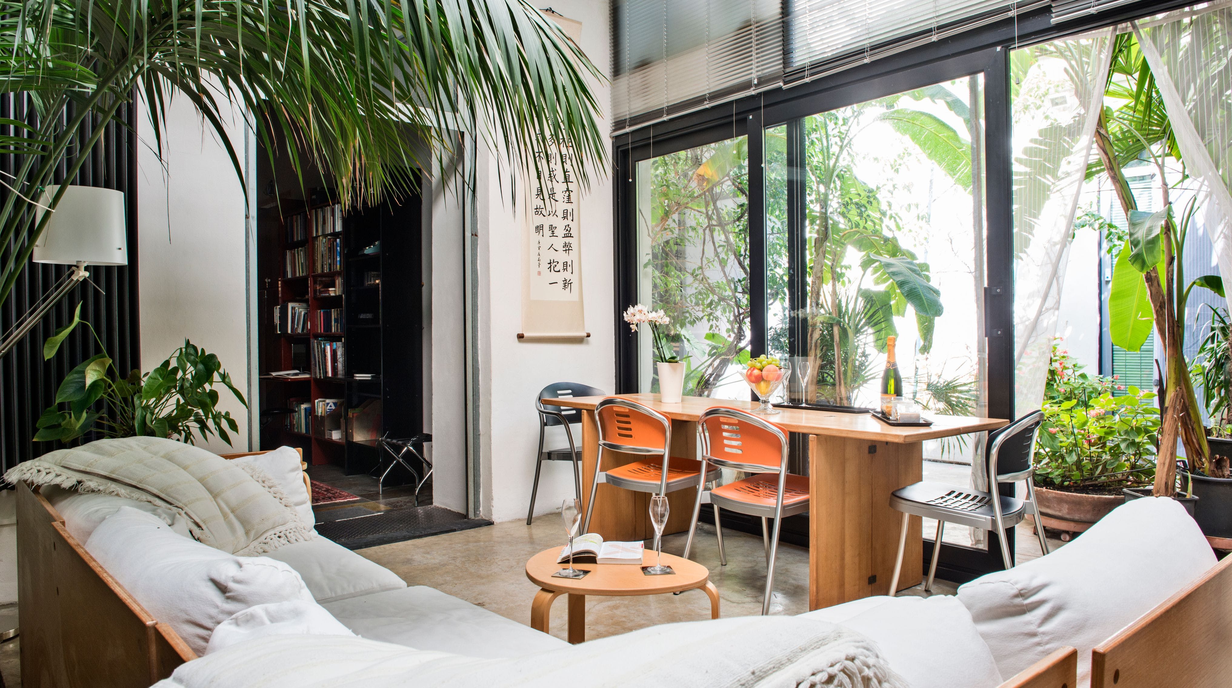 Villa Garbino Celio Roma: Luxury 2-Bedroom Apartment with Spa and Air-Con in Monti, Rome