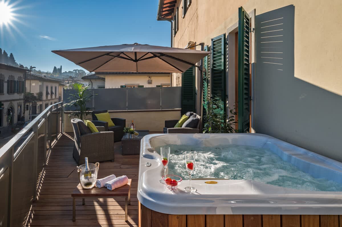 Villa Garbino Greto Greve: Luxury 2-Bedroom Villa with Hot Tub and Spa in Chianti