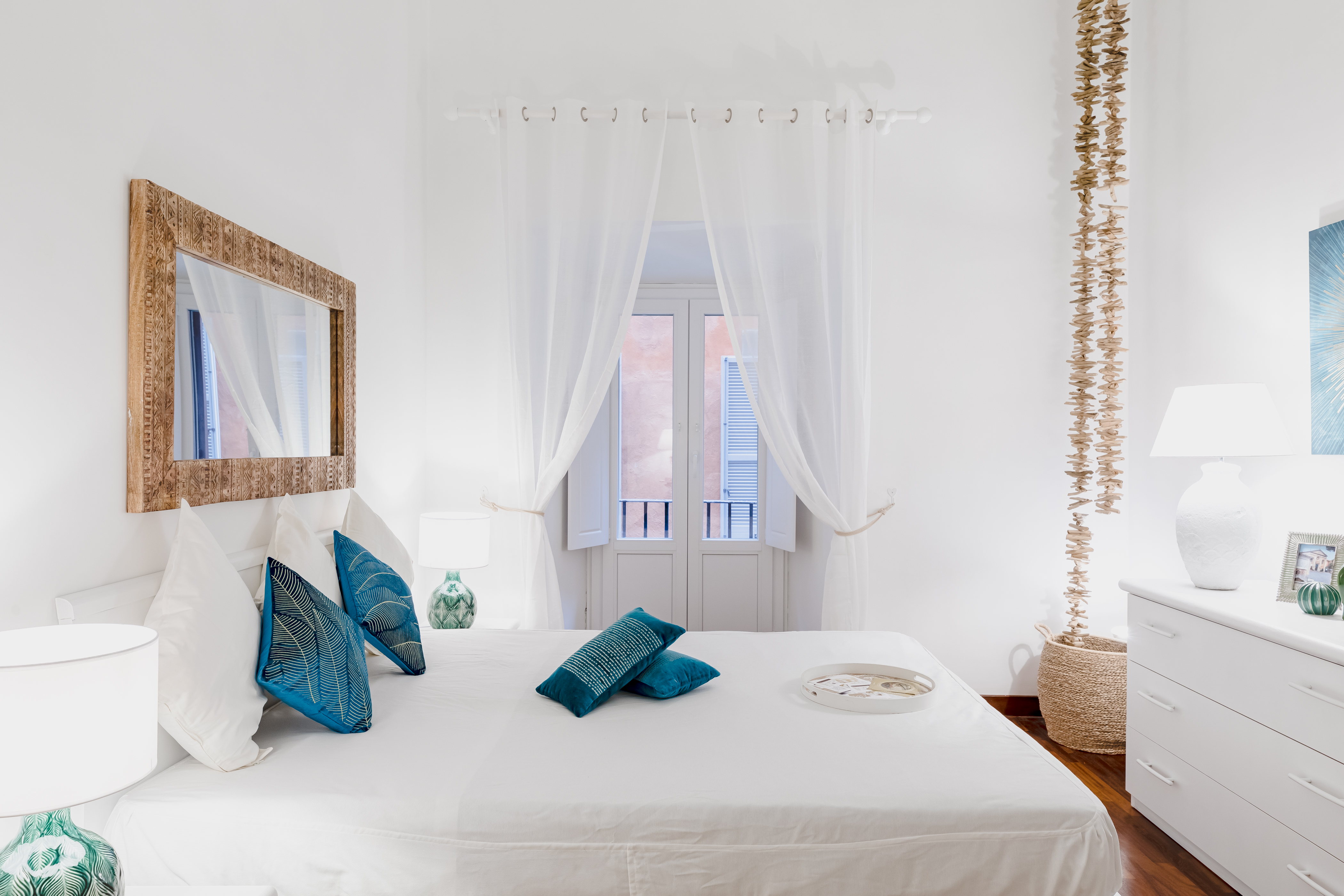 Villa Garbino Parione Roma: Luxury 2-Bedroom Apartment with Private Terrace and Air-Con in Campo de’ Fiori, Rome
