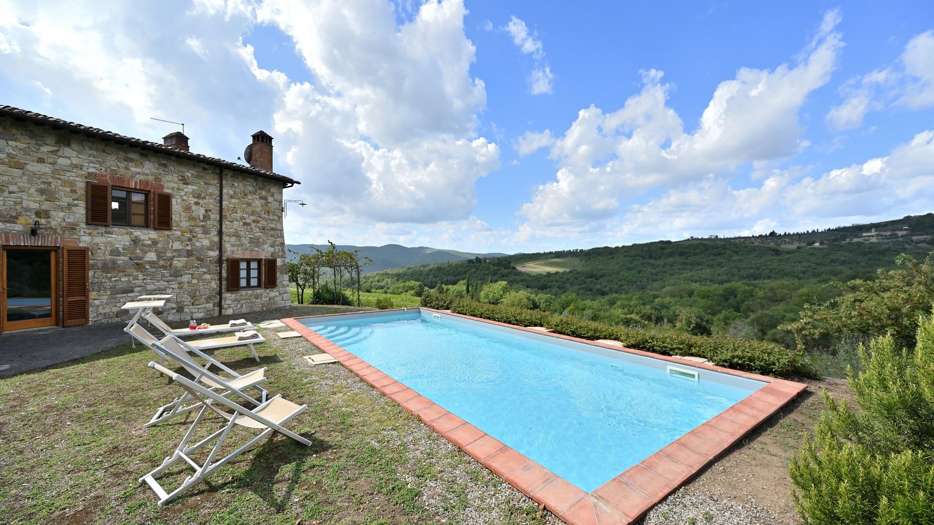 Villa Garbino Poggio Radda: Luxury 3-Bedroom Villa with Private Pool and Parking, Chianti