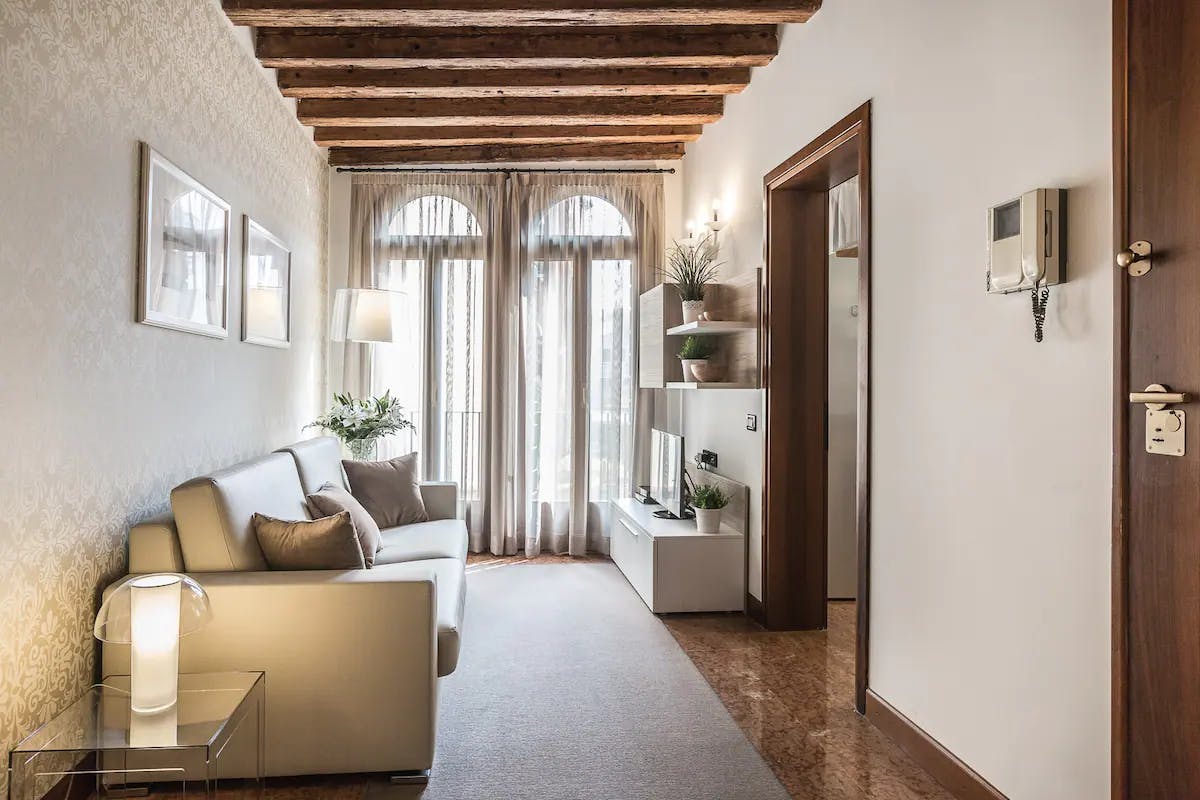 Villa Garbino San Giacomo Venezia: Luxury 2-Bedroom Apartment with Sea Views and Spa, Rialto Venice