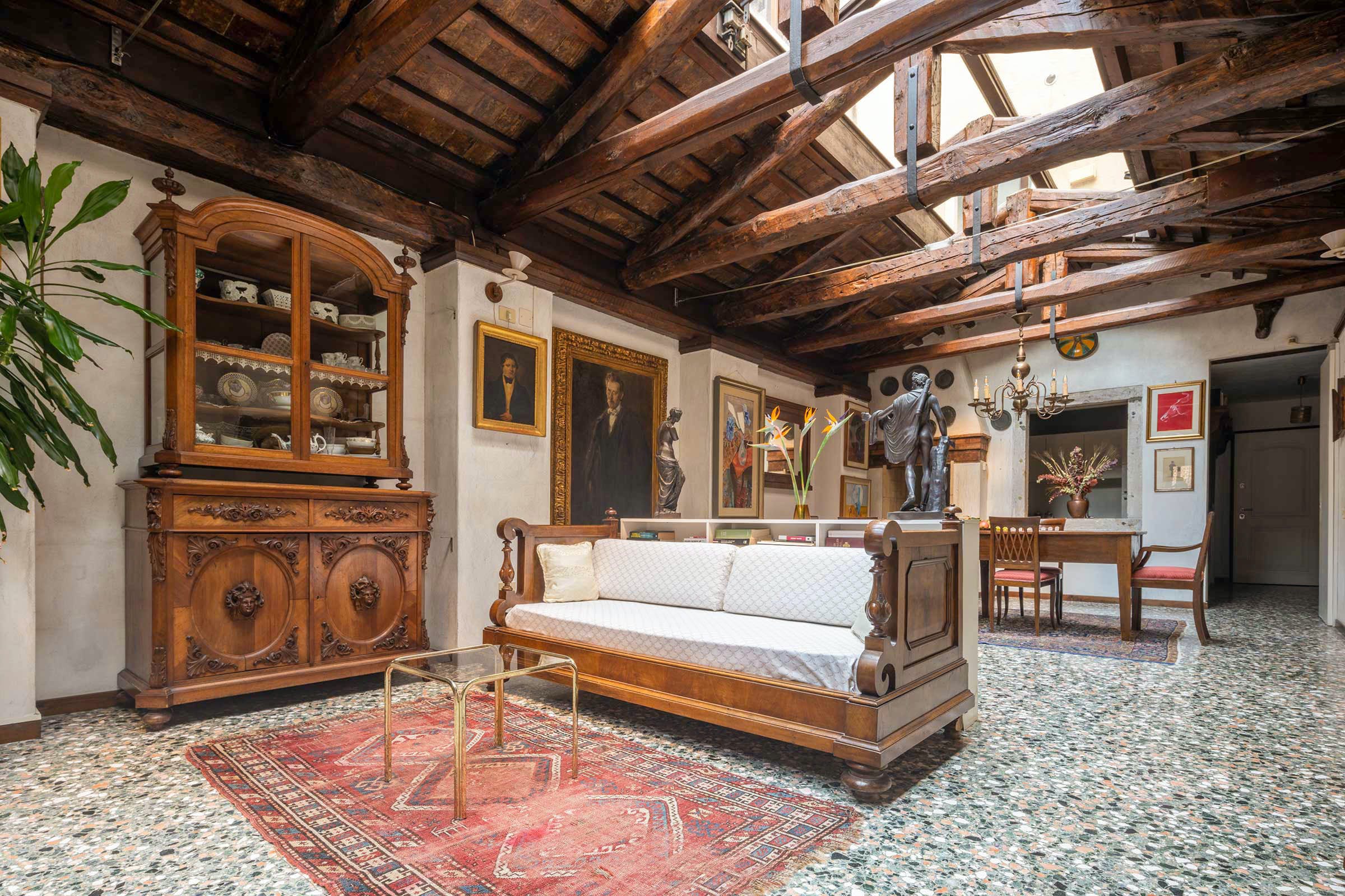 Villa Garbino San Trovaso Venezia: Luxury 1-Bedroom Apartment with Sea Views and Spa, Venice Dorsoduro