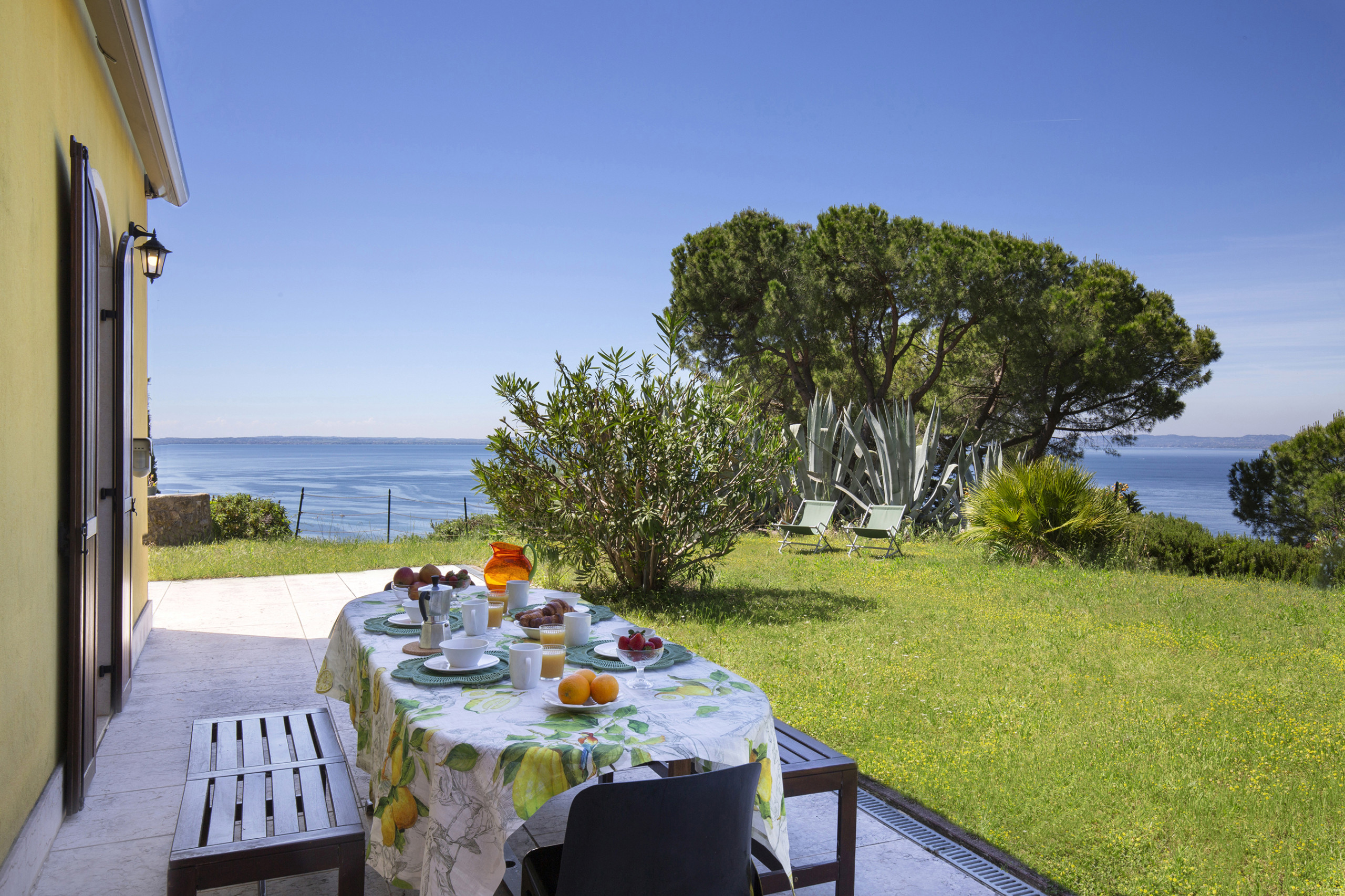 Villa Garbino Valpolicella Verona: Luxury 2-Bedroom Apartment with Spa and Lake Views, Verona