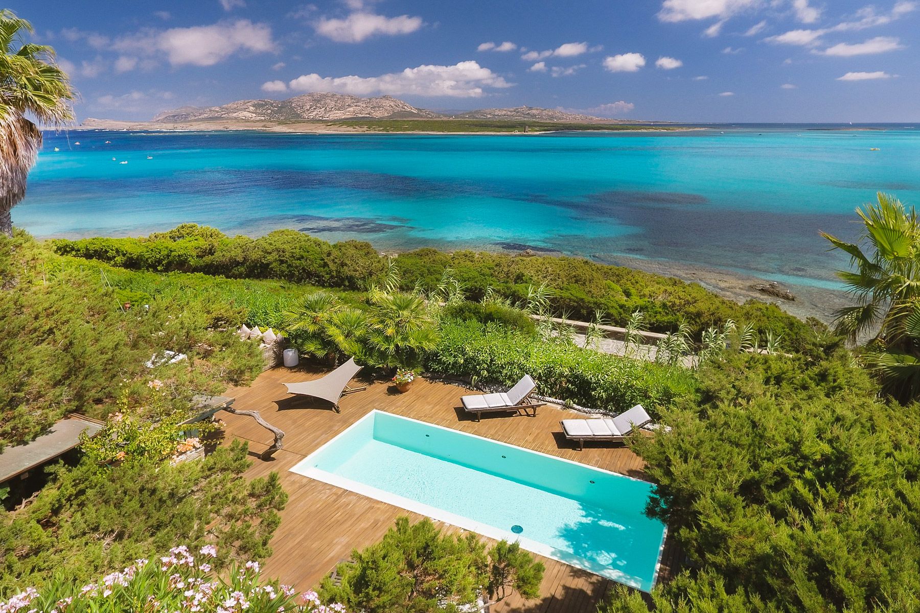 Villa Ginepro Pelosa Sassari: 4-Bedroom Seaview Villa with Pool and Spa Near La Pelosa Bea