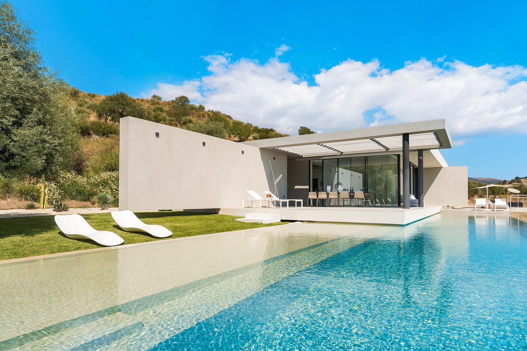 Villa Ginestra Brucoli Augusta: 4-Bedroom Villa with Infinity Pool and Spa in Eastern Sicily