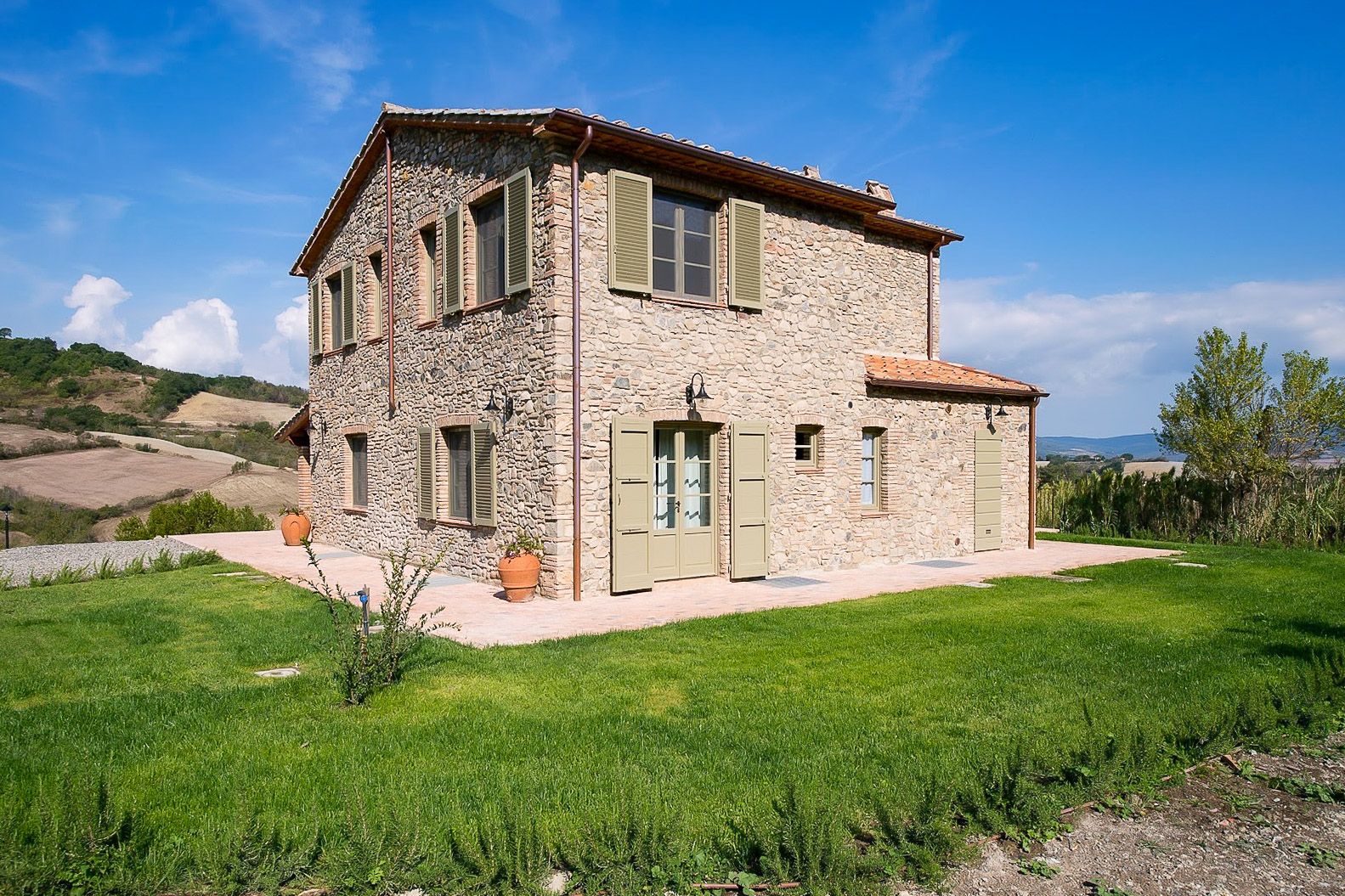 Villa Ginestra Casale Guardistallo: 4-Bedroom Tuscan Farmhouse with Heated Pool and Tennis Court