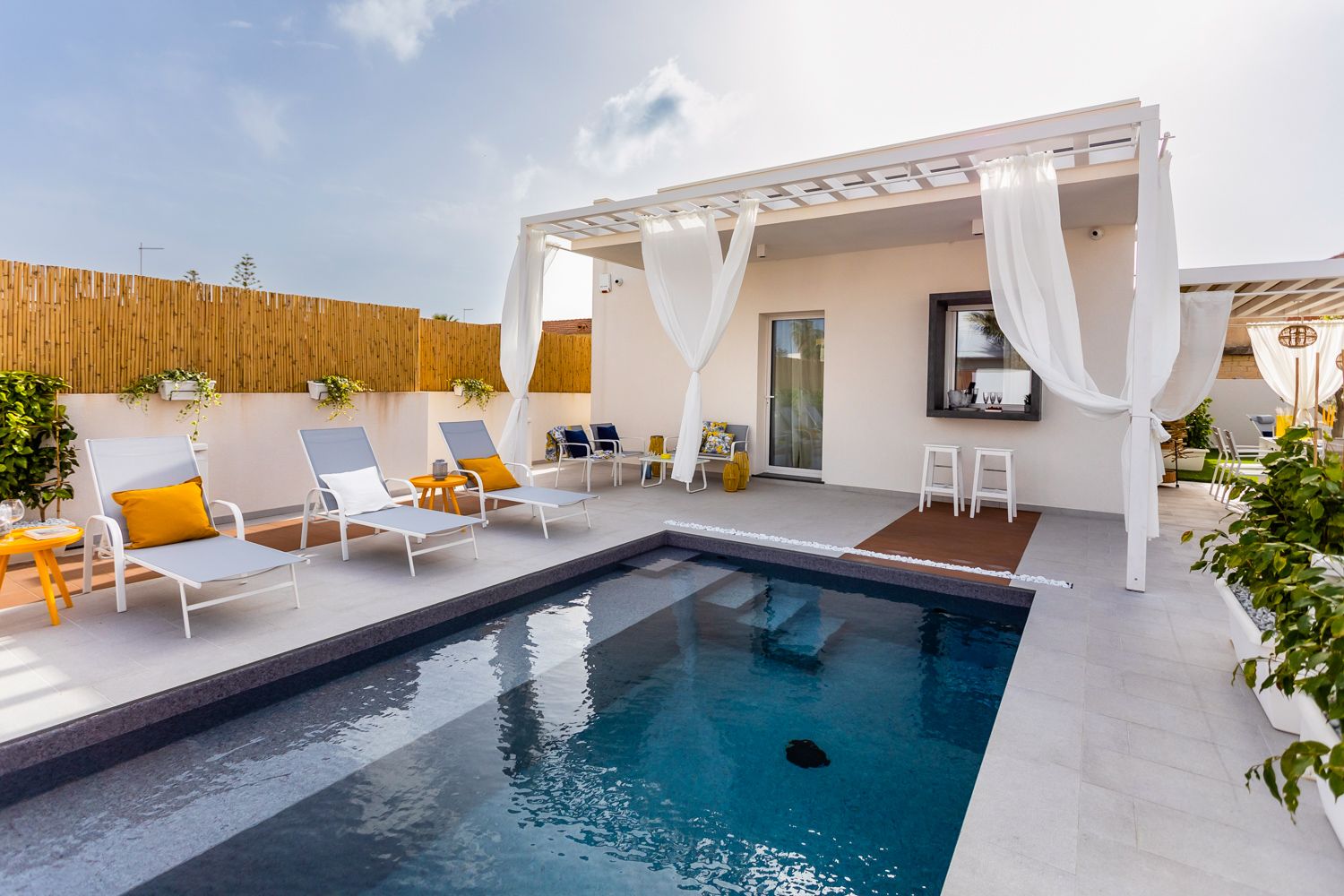 Villa Ginestra Pozzallo Pachino: 2-Bedroom Beachside Villa with Private Pool and Spa in South
