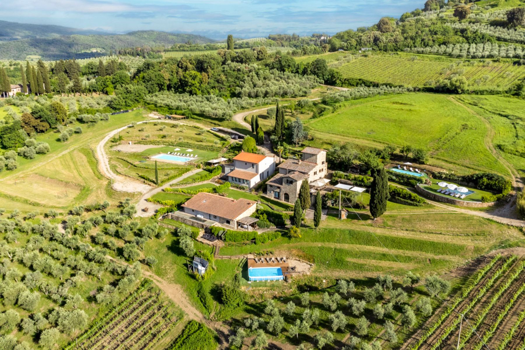 Villa Ginestra Senio Chianti: 7-Bedroom Villa with Indoor Pool and Spa in the Heart of Chi