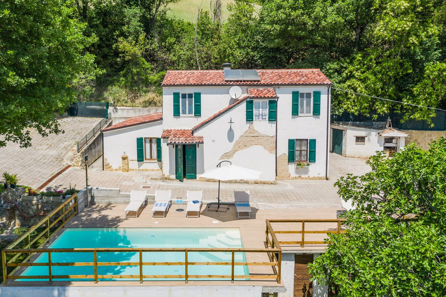 Villa Ginestra Velina Carassai: 3-Bedroom Villa with Private Saltwater Pool in Le Marche Cou