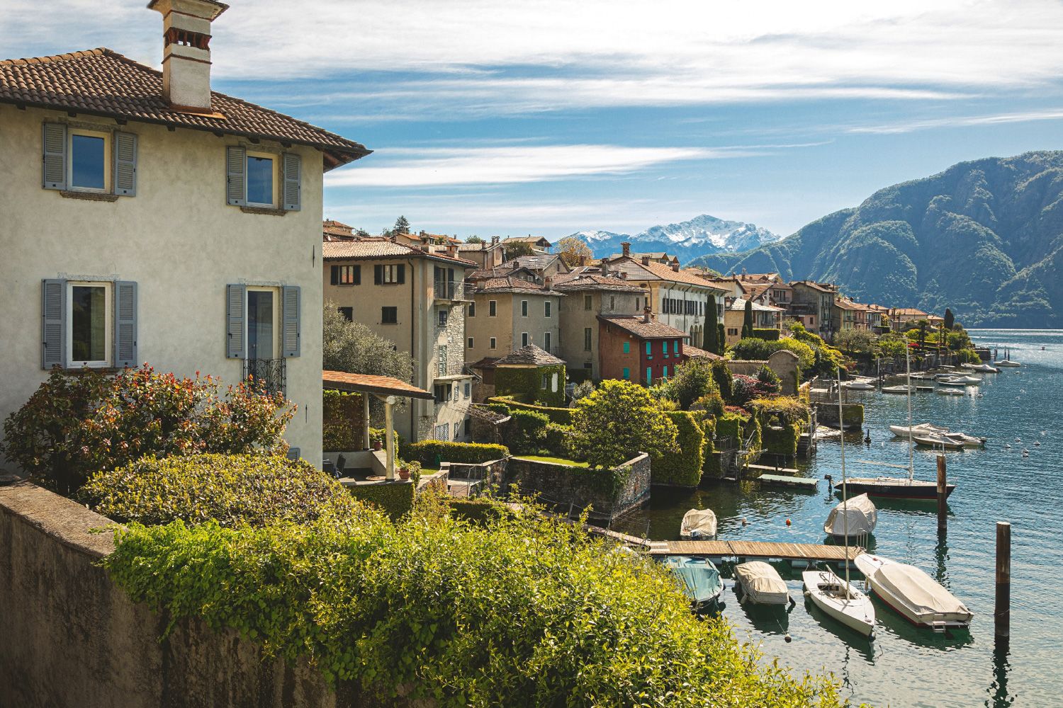 Villa Glicine Moltrasio Como: 6-Bedroom Lakefront Villa with Private Spa and Tennis Court,