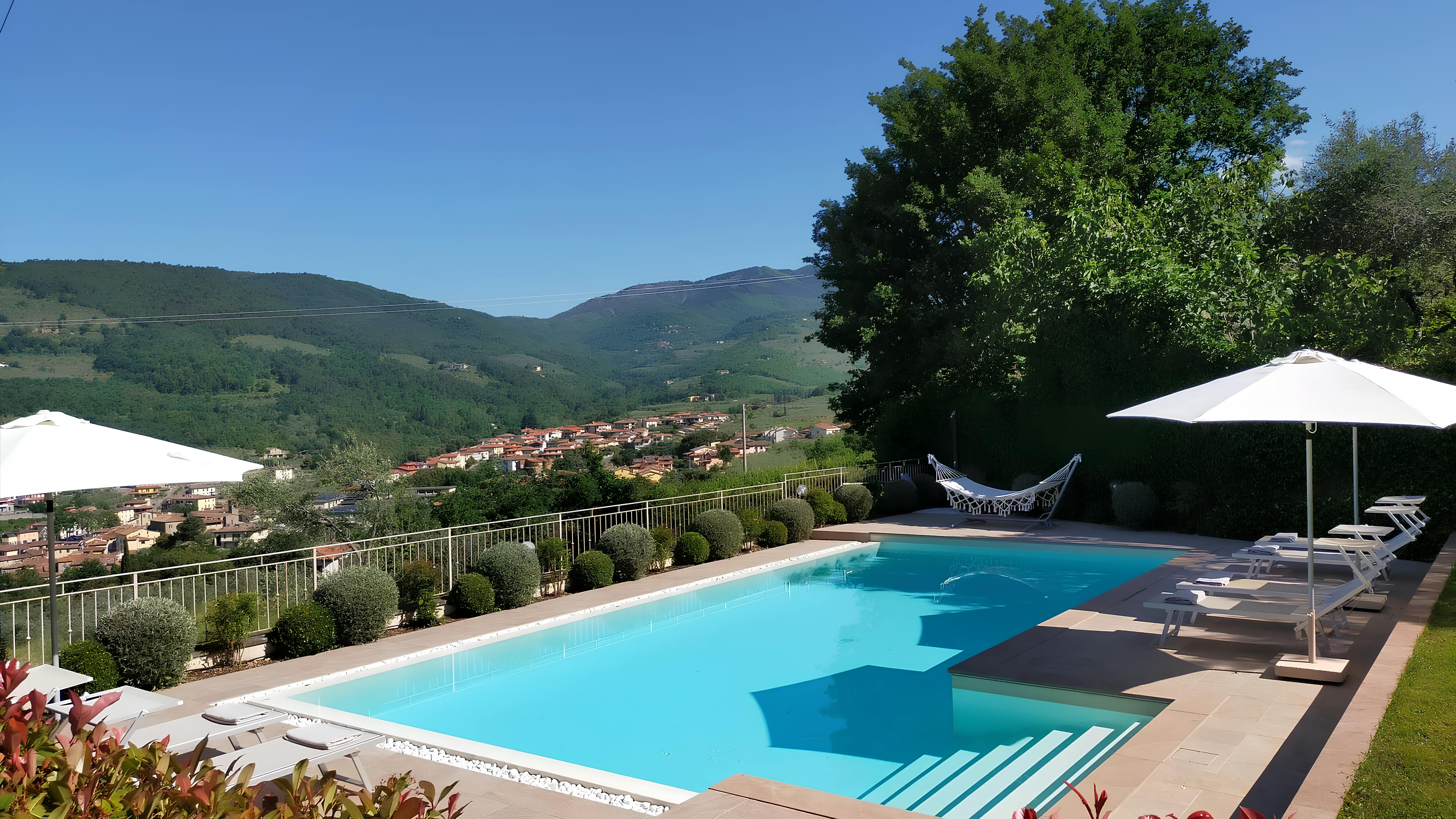 Villa Grecale Corbezzolo Loro Ciuffenna: Luxury 3-Bedroom Apartment with Private Pool and Parking, Florence East Tuscany