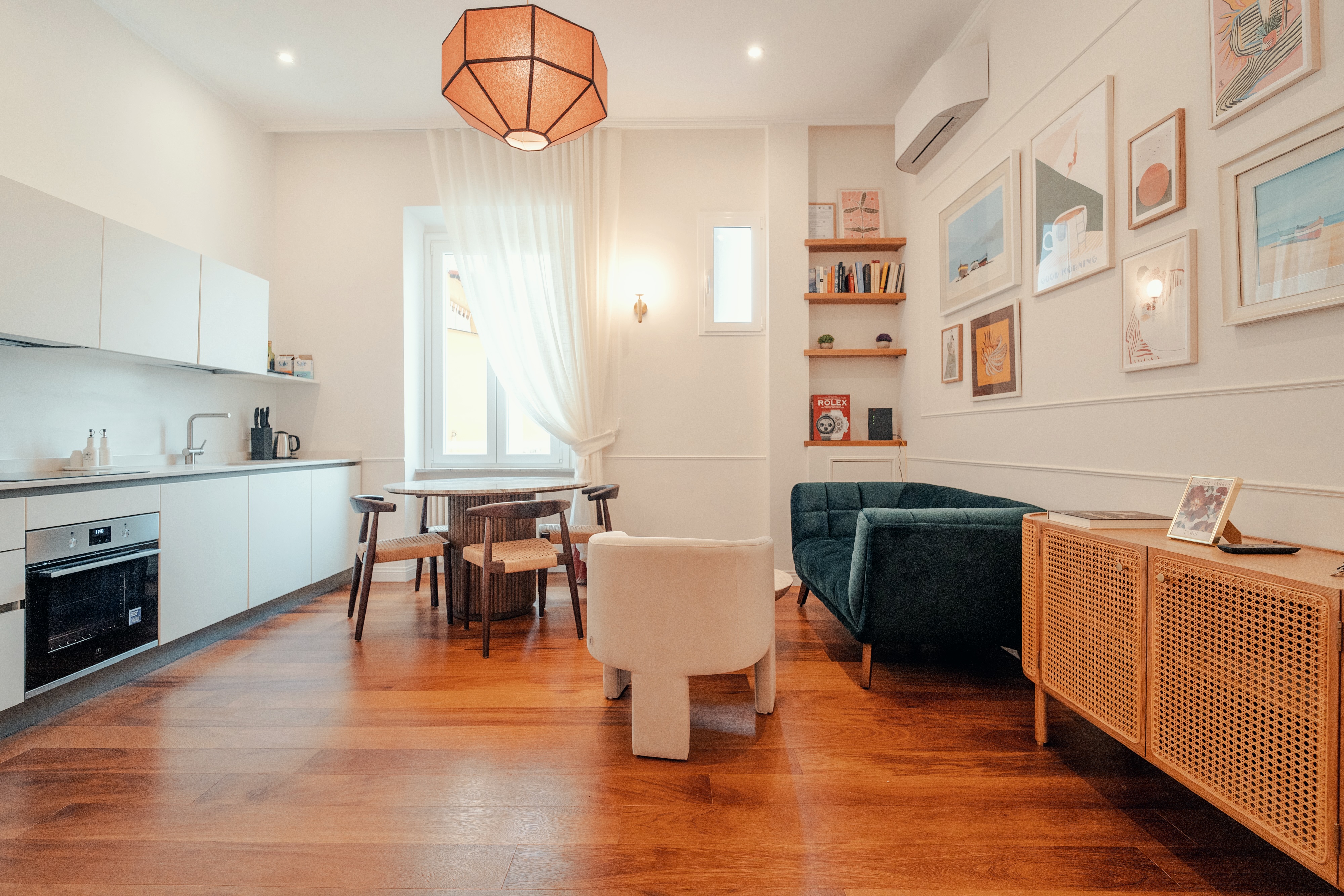 Villa Grecale Gianicolo Roma: Luxury 2-Bedroom Apartment with Spa and Air-Con near Vatican, Rome