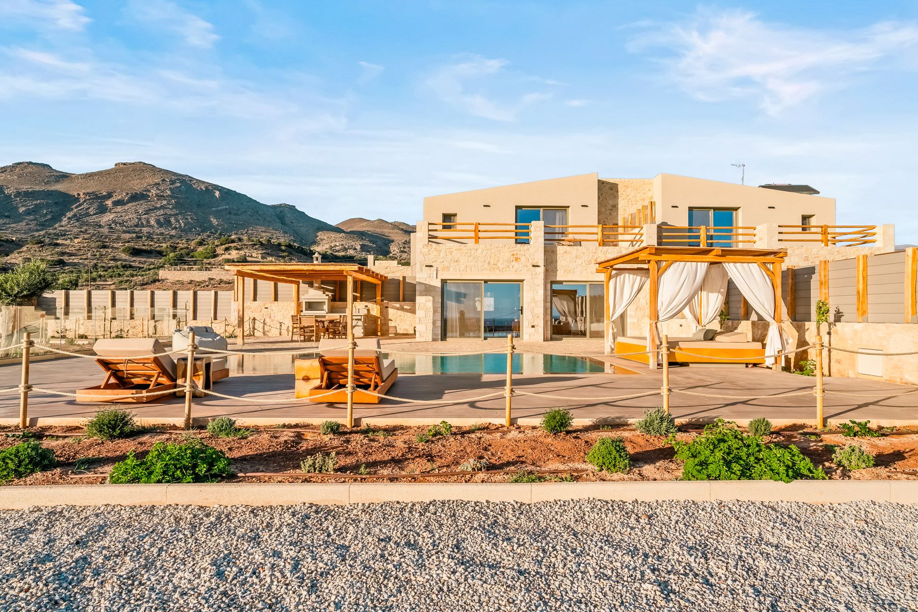 Villa Μελτέμι Λέντας Κρήτη: 2-Bedroom Seaside Retreat with Spa in South Crete, Greece