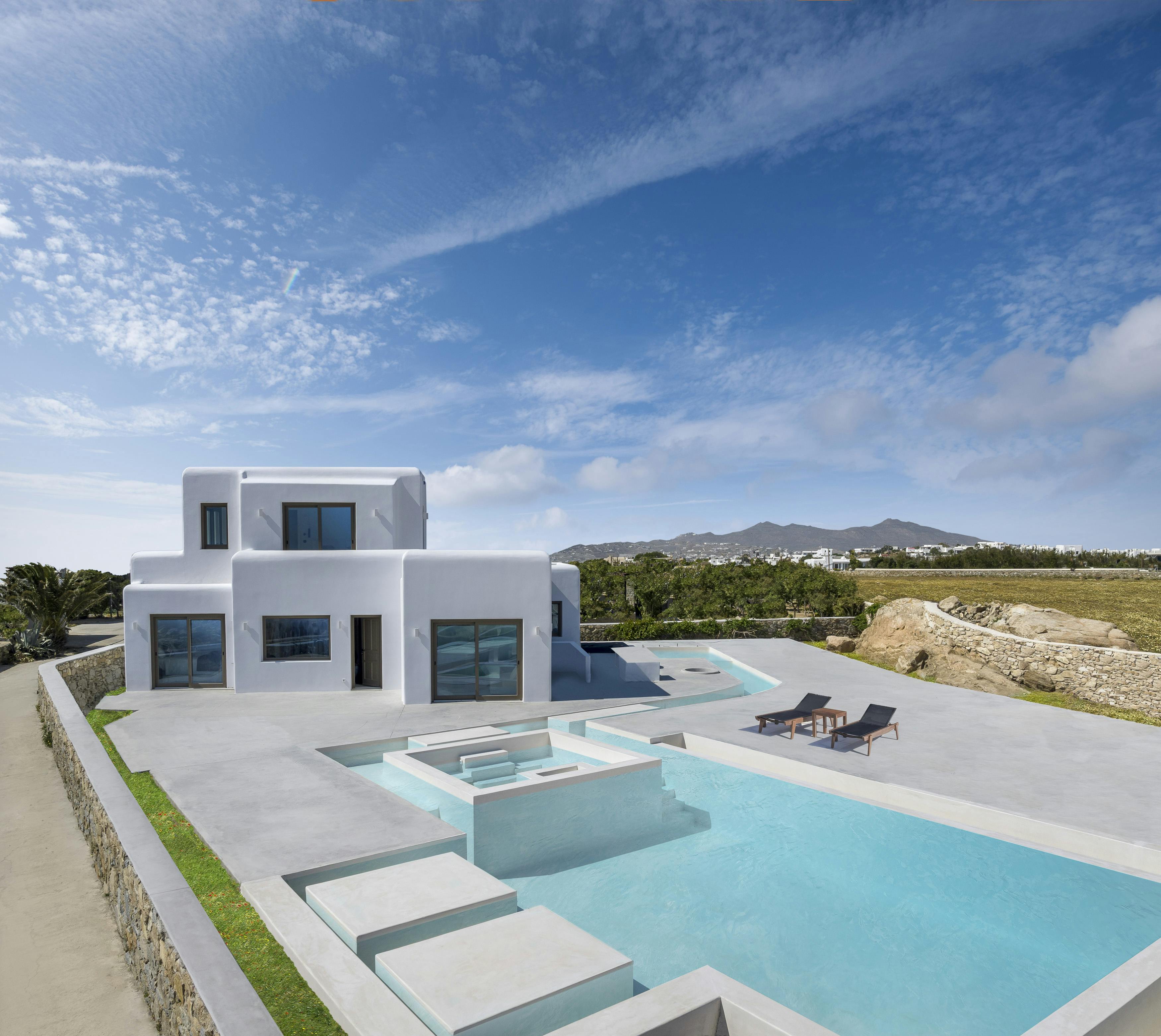 Villa Gregos Agios Sostis Mykonos: Luxury 3-Bedroom Villa with Pool and Hot Tub near Agios Sostis Beach, Mykonos