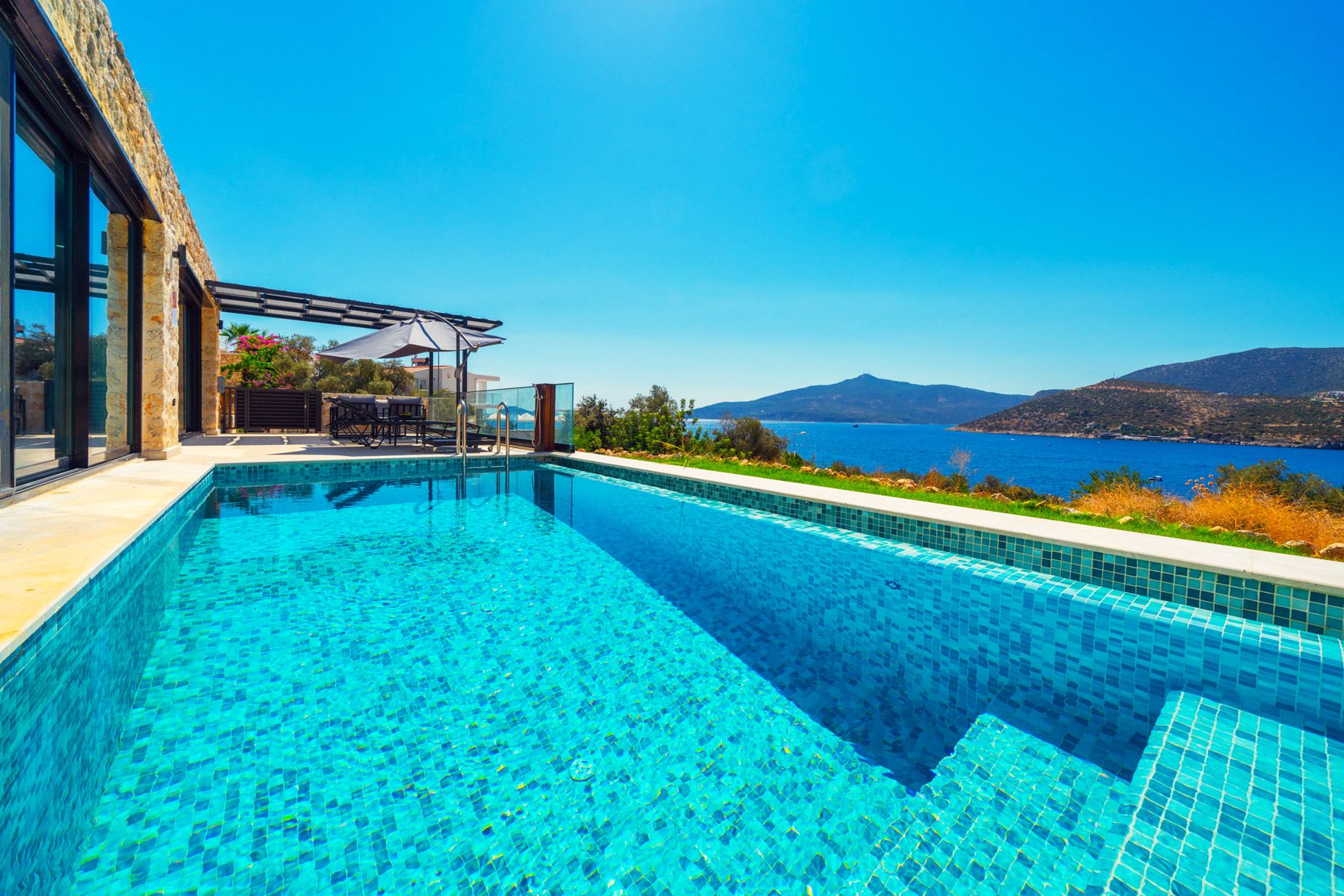 Villa Günbatımı Komurluk Kaş: 1-Bedroom Seaview Villa with Heated Pool and Hot Tub in Kalk